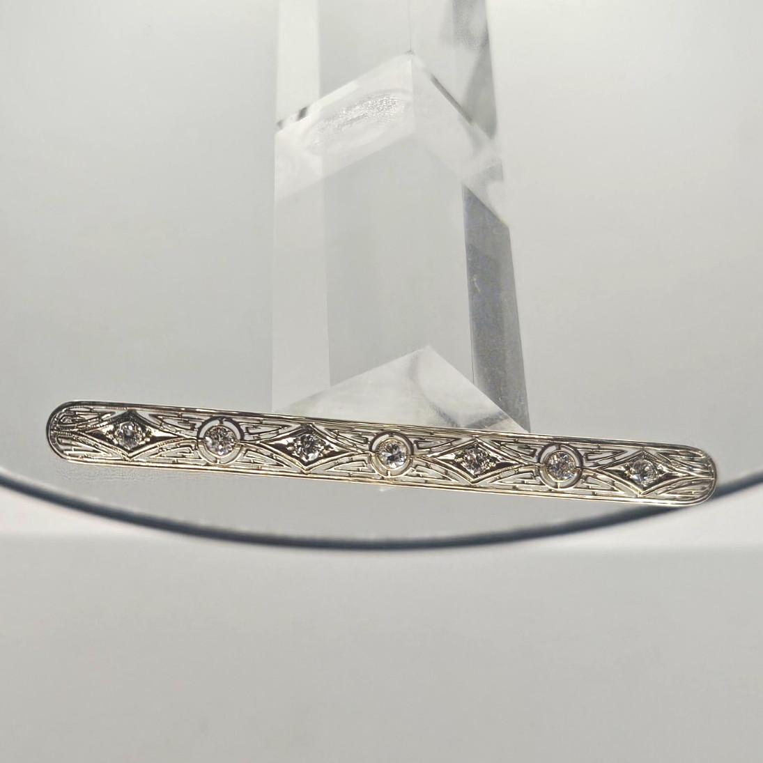 Vintage 18K White Gold Filigree Bar Brooch Pin 0.60ctw Diamond 70mm Vintage 18K White Gold Filigree Bar Brooch Pin 0.60ctw Diamond 70mm