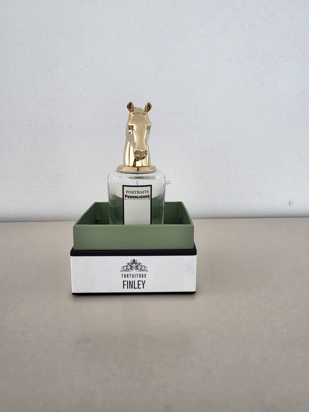 Empty Penhaligon's Portraits Finley Empty Perfume Bottle - Gold Horse Stopper Empty Penhaligon's Portraits Finley Empty Perfume Bottle - Gold Horse Stopper