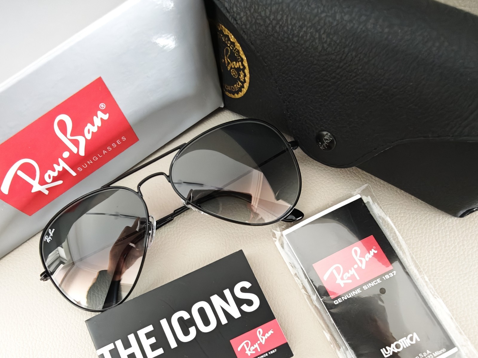 RAY-BAN RB3025 Aviator Sunglasses Black Frame 58mm Gradient Gray Lens RAY-BAN RB3025 Aviator Sunglasses Black Frame 58mm Gradient Gray Lens