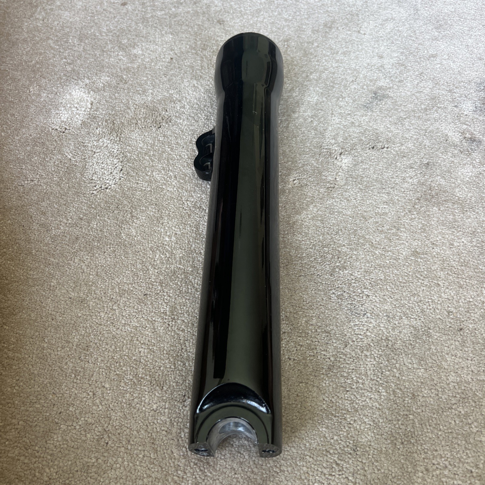 2006-2017 HARLEY DYNA FXDB OEM GLOSS BLACK RIGHT LOWER FORK SLIDER 45400034