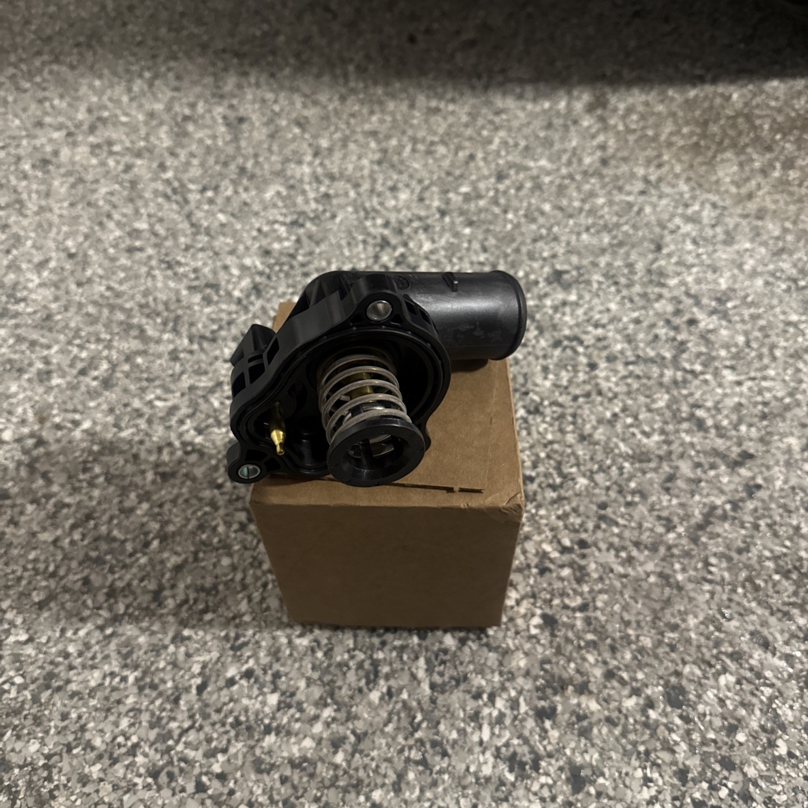 Genuine Mopar Thermostat Housing 04893926AH Genuine Mopar Thermostat Housing 04893926AH