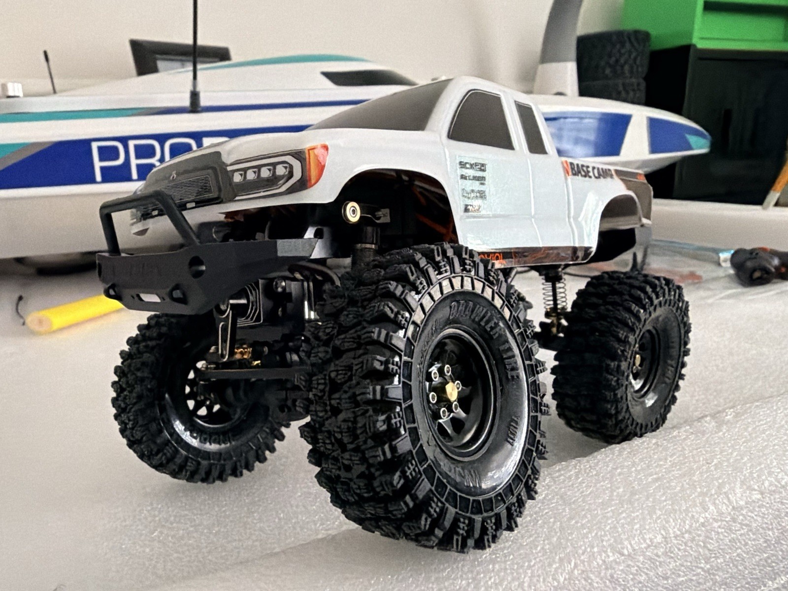 **CUSTOM BUILD*Axial SCX24 Base Camp 1:24 Electric Brushed RTR Crawler w/ Lights