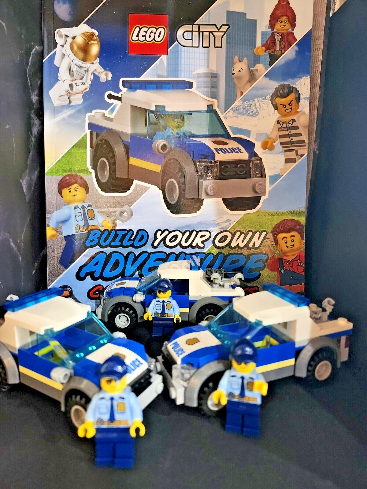 3x LEGO City Police Car / Police Officer #11936 Retired