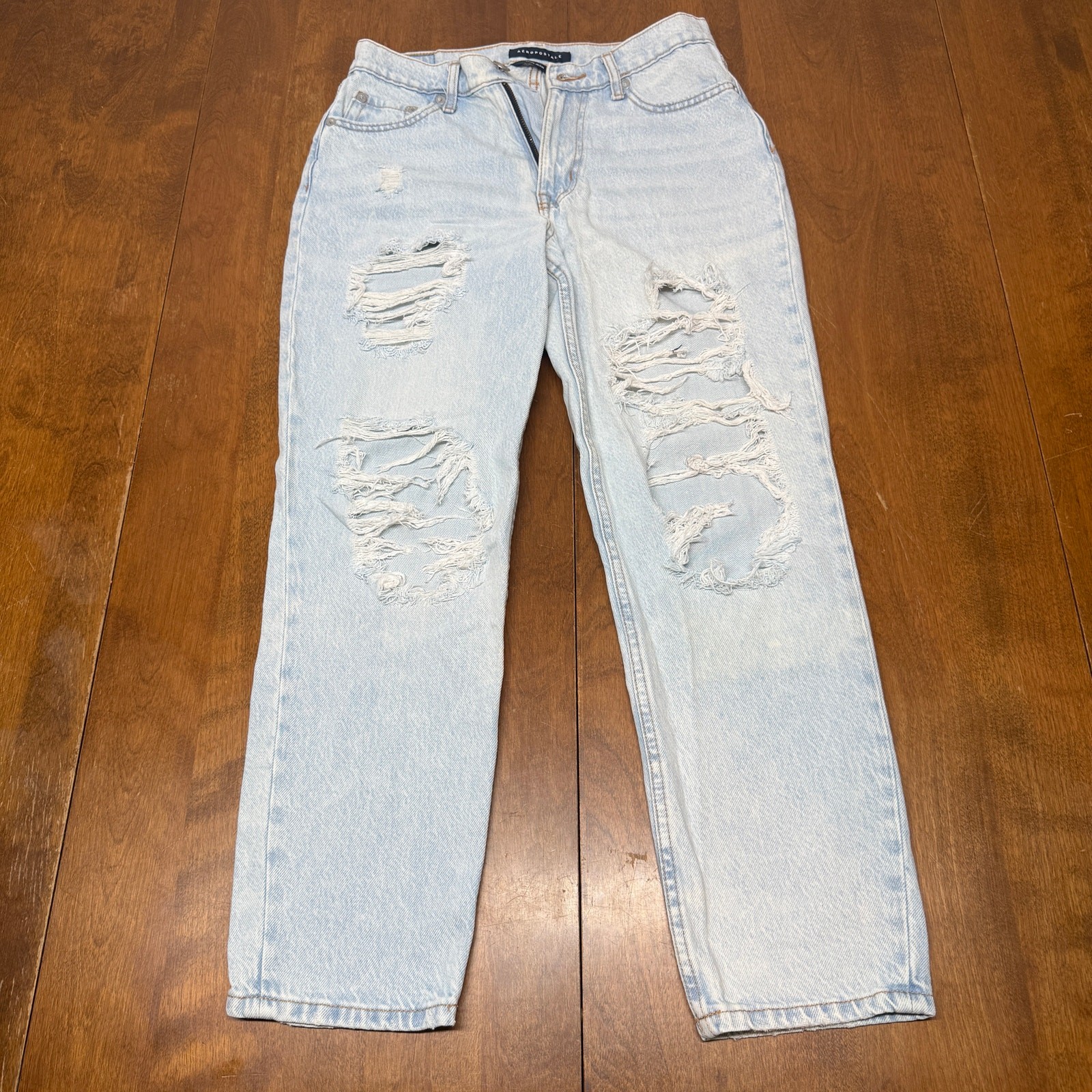 Aeropostale Mom Jeans Women\'s 4 Light Wash Distressed Ripped High Rise Denim