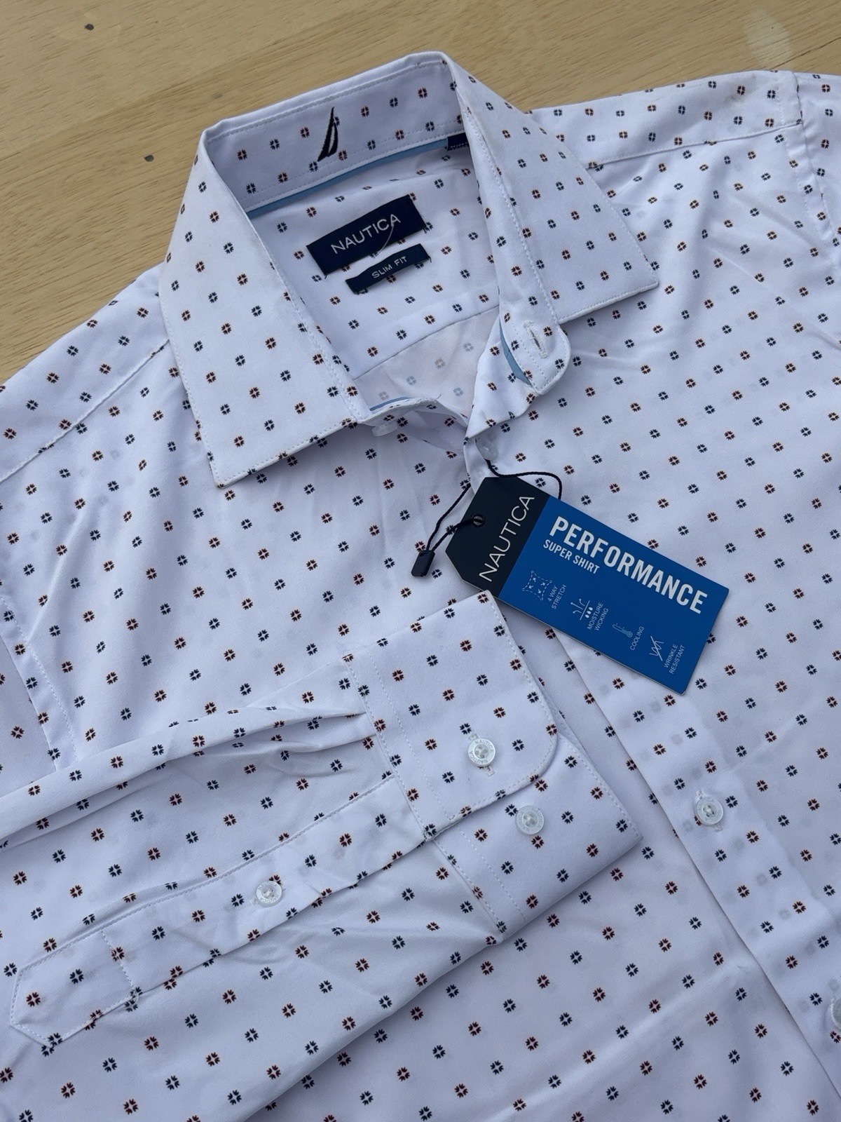 Nautica Shirt Mens Medium Geometric Long Sleeve Button Down NWT