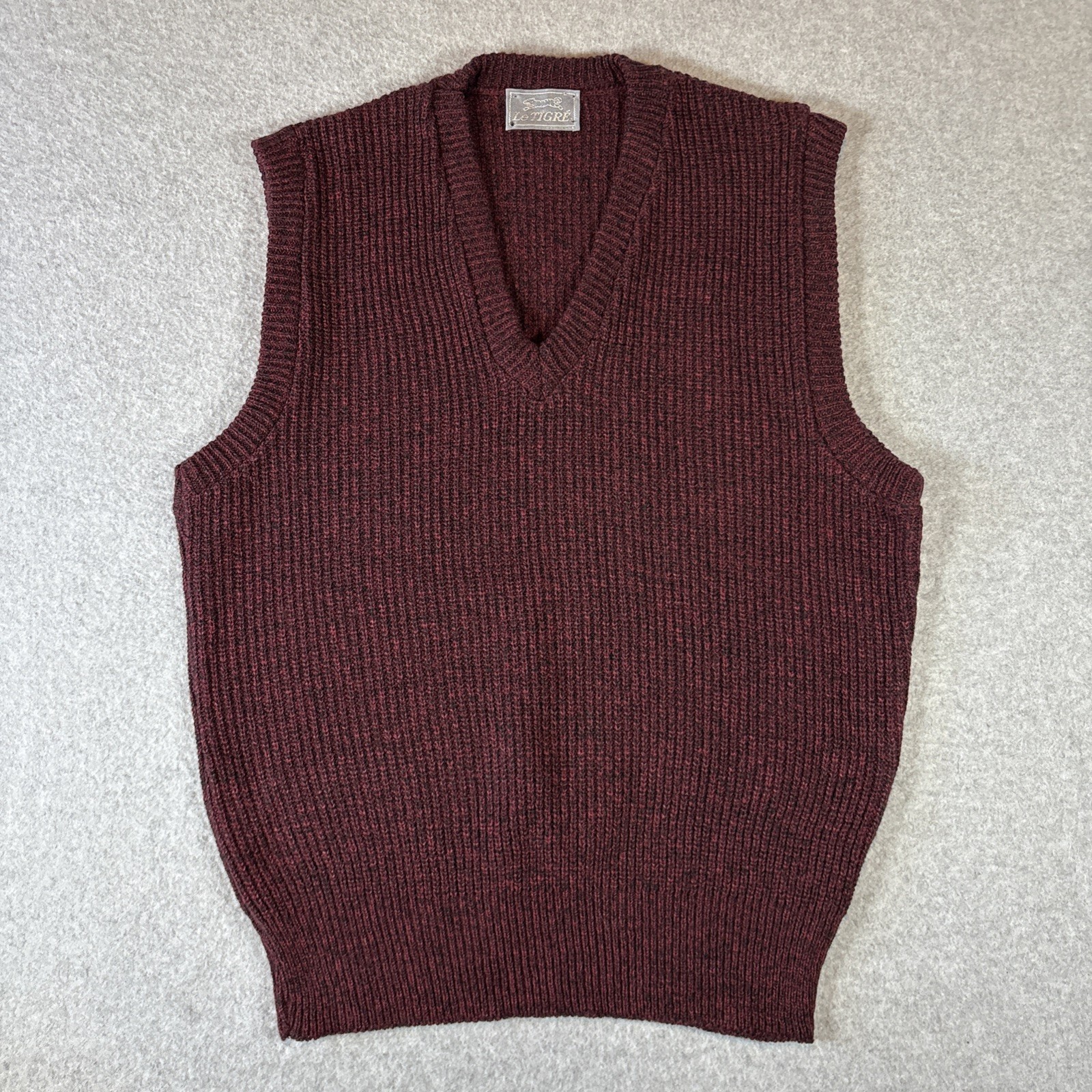 VTG Le Tigre Sleeveless Maroon Ribbed Vest Made In USA Sz L 100% Acrylic V Neck