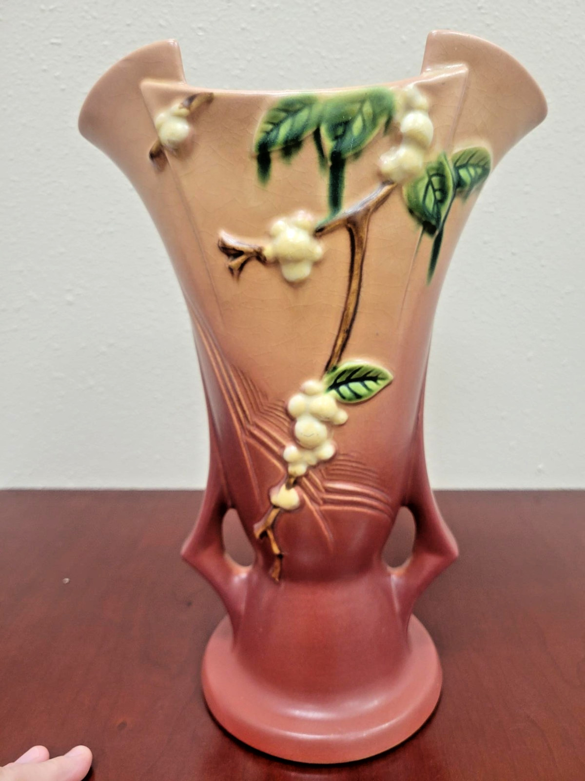 Beautiful ~ Roseville Pottery Snowberry Pink Pottery Vase IV2-12 ~ Large Vase Beautiful ~ Roseville Pottery Snowberry Pink Pottery Vase IV2-12 ~ Large Vase