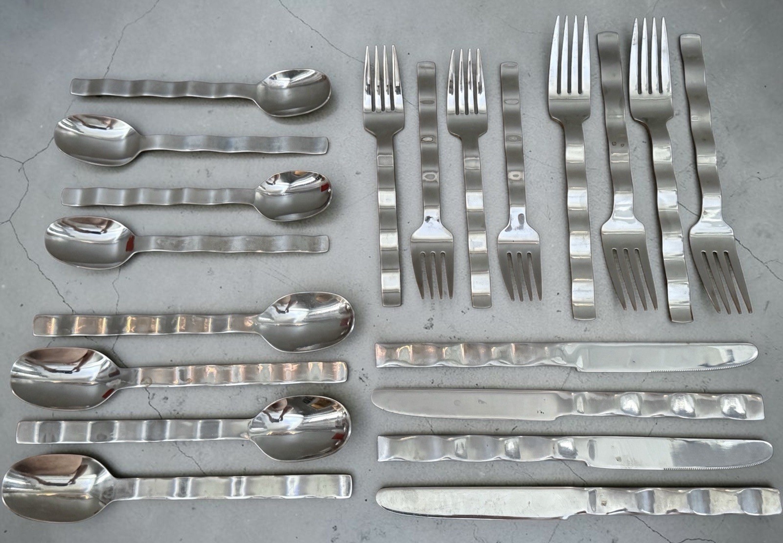 VHTF Vintage Retroneu 20 Piece Flatware Set Whitewater Stainless 18/10 Korea GUC VHTF Vintage Retroneu 20 Piece Flatware Set Whitewater Stainless 18/10 Korea GUC