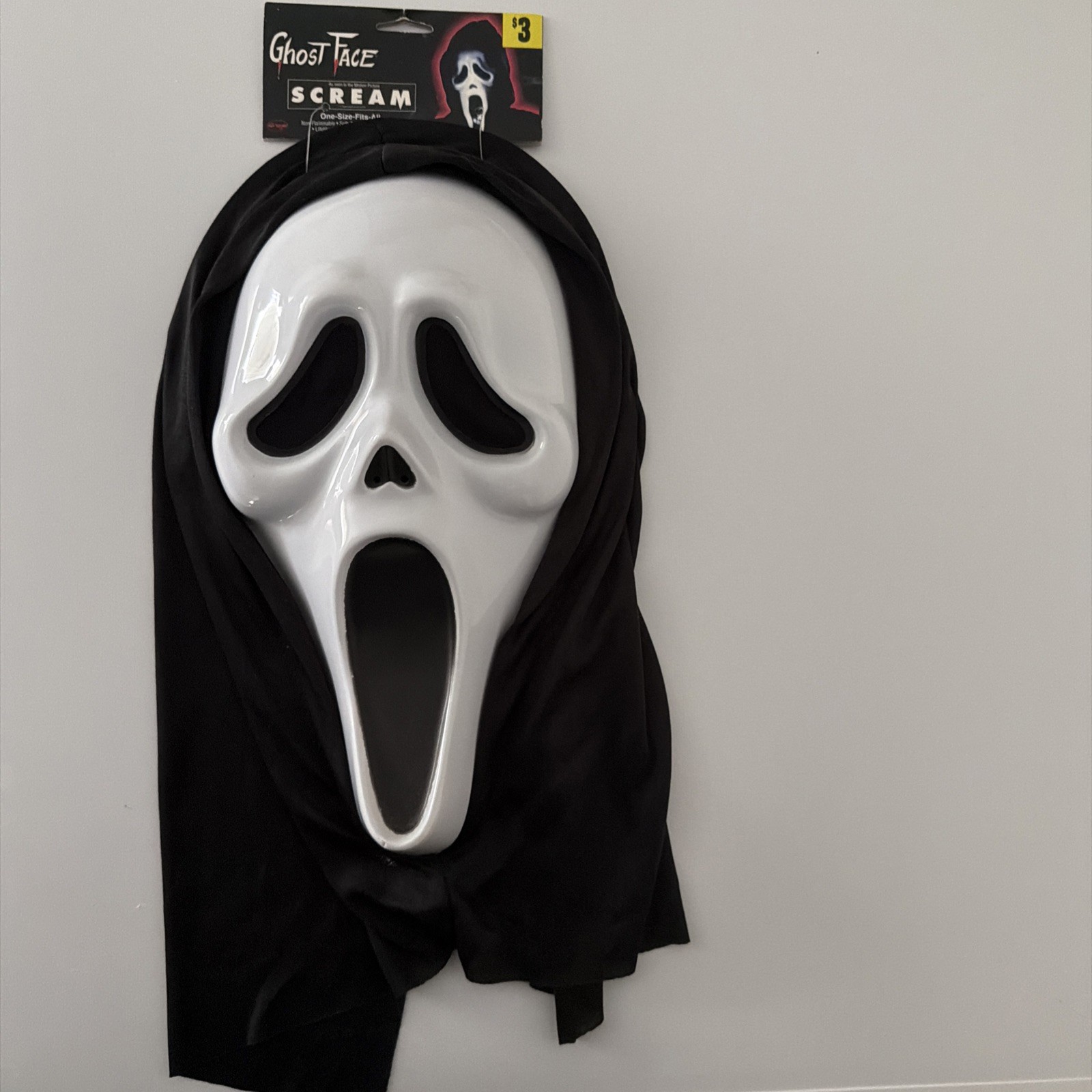 Rare 2011 Tagged New Scream Ghost Face Mask Non Glow Easter Unlimited Funworld  