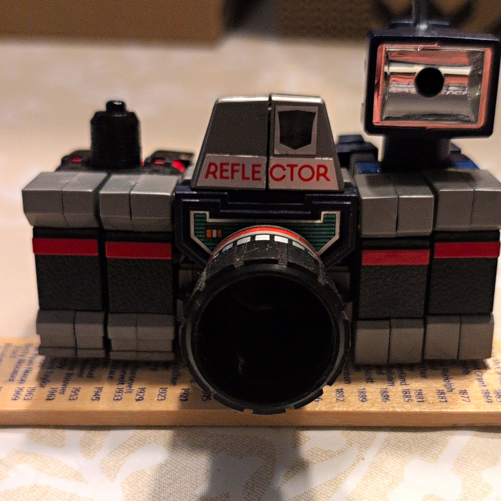 Reflector 100% Complete 1980s Vintage G1 Transformers HasbroCamera Action Figure Reflector 100% Complete 1980s Vintage G1 Transformers HasbroCamera Action Figure