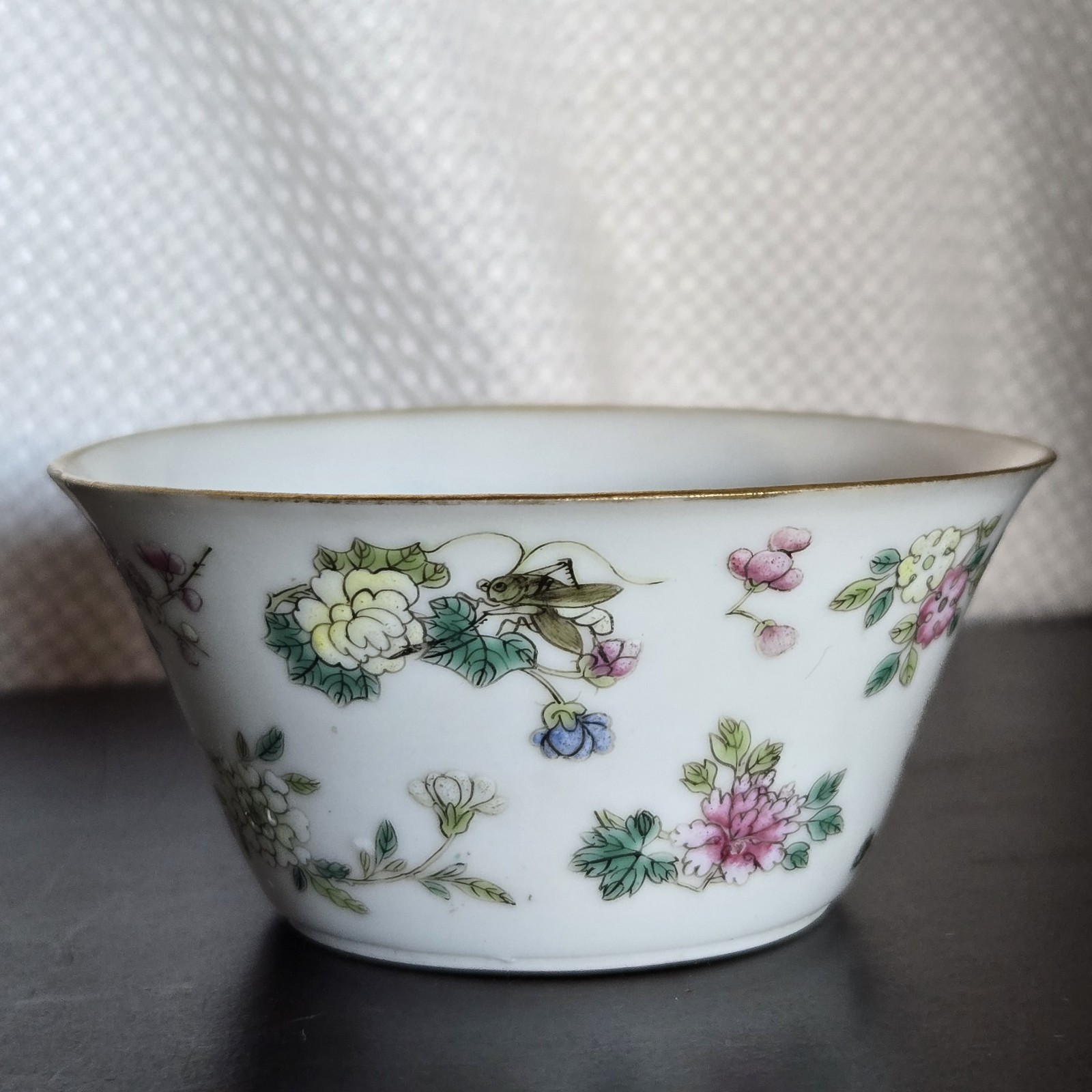 19th C Chinese Daoguang Famille Rose Porcelain Tea Bowl Insects Iron Seal Mark