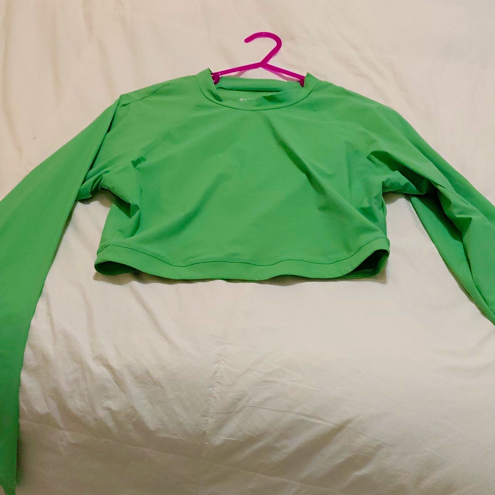 Athleta Women\'s Green Cropped Crew Neck Stretch Top Long Sleeve Sz M EUC #1033 Athleta Women\'s Green Cropped Crew Neck Stretch Top Long Sleeve Sz M EUC #1033