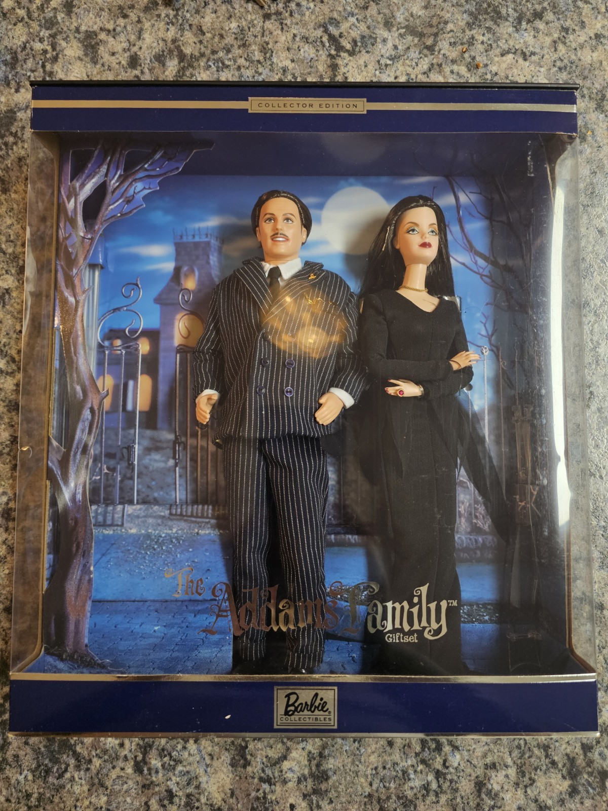 Barbie Collectibles Addams Family Morticia & Gomez Collector Edition 2000 Barbie Collectibles Addams Family Morticia & Gomez Collector Edition 2000