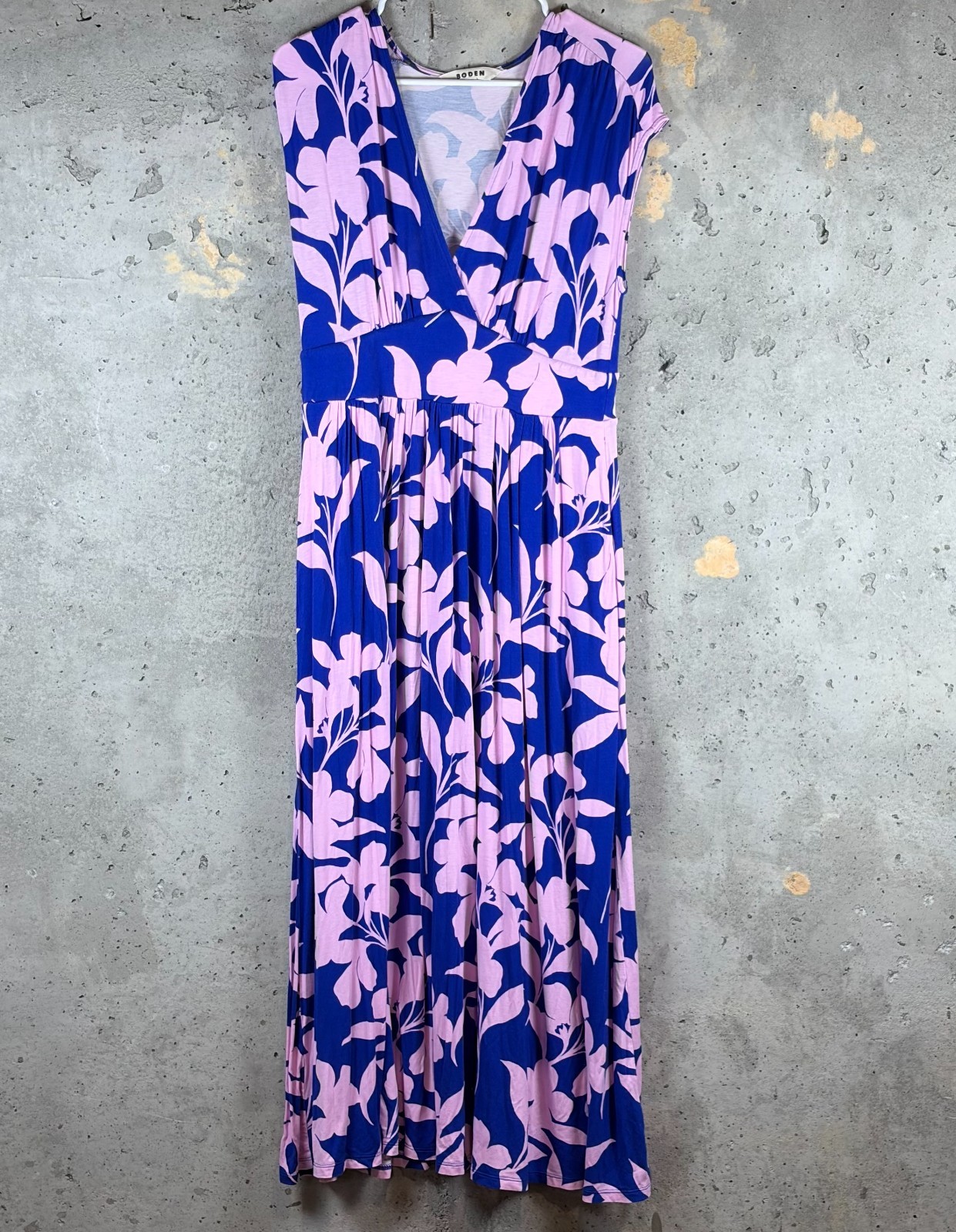 Boden Maxi Dress Womens 8 Blue Pink Floral Pleated V Neck Sleeveless D0867 Boden Maxi Dress Womens 8 Blue Pink Floral Pleated V Neck Sleeveless D0867