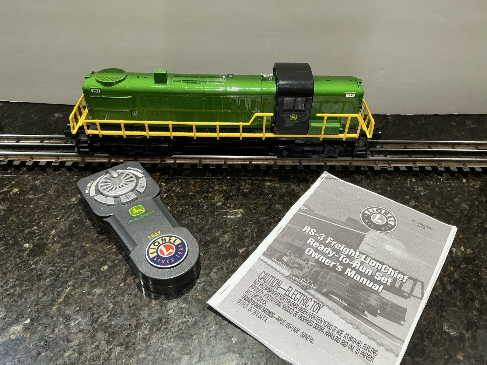 O Gauge 3-Rail Lionel LionChief #1837 John Deere GP38 Diesel Engine LN