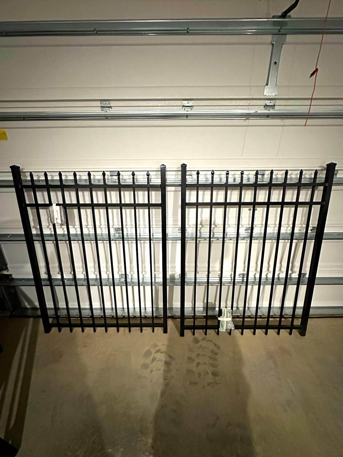 Brand New Black Aluminum Spear-Top Double Drive Gate Brand New Black Aluminum Spear-Top Double Drive Gate
