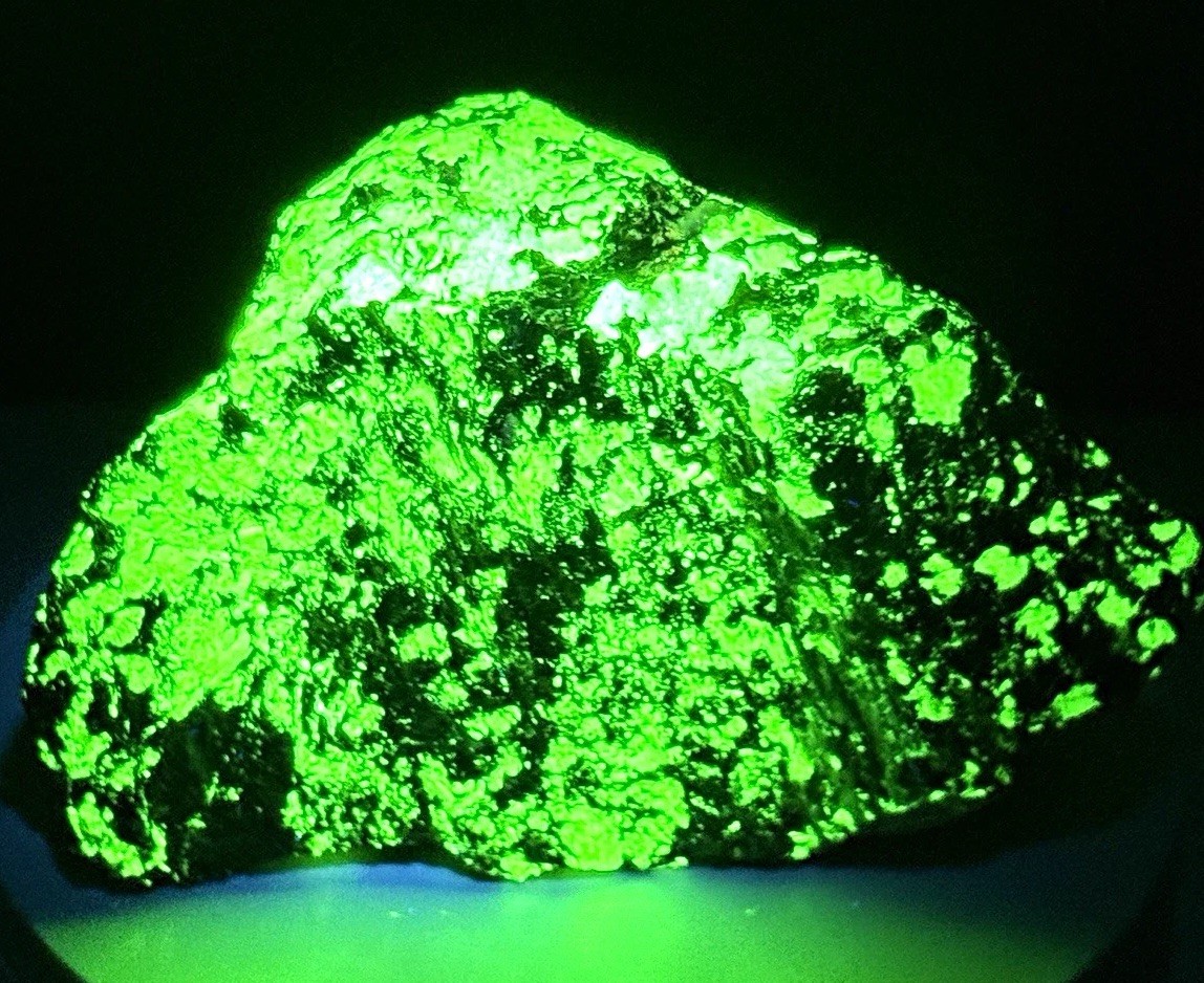 RADIANT Willemite & Franklinite Fluorescent Mineral Specimen - Sterling Hill, NJ