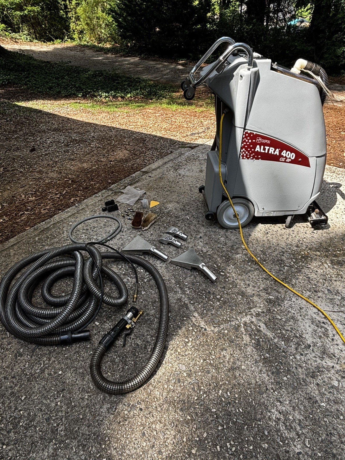 CFR Altra 400 OZ SP Commercial Grade Carpet Cleaner with Attachments CFR Altra 400 OZ SP Commercial Grade Carpet Cleaner with Attachments