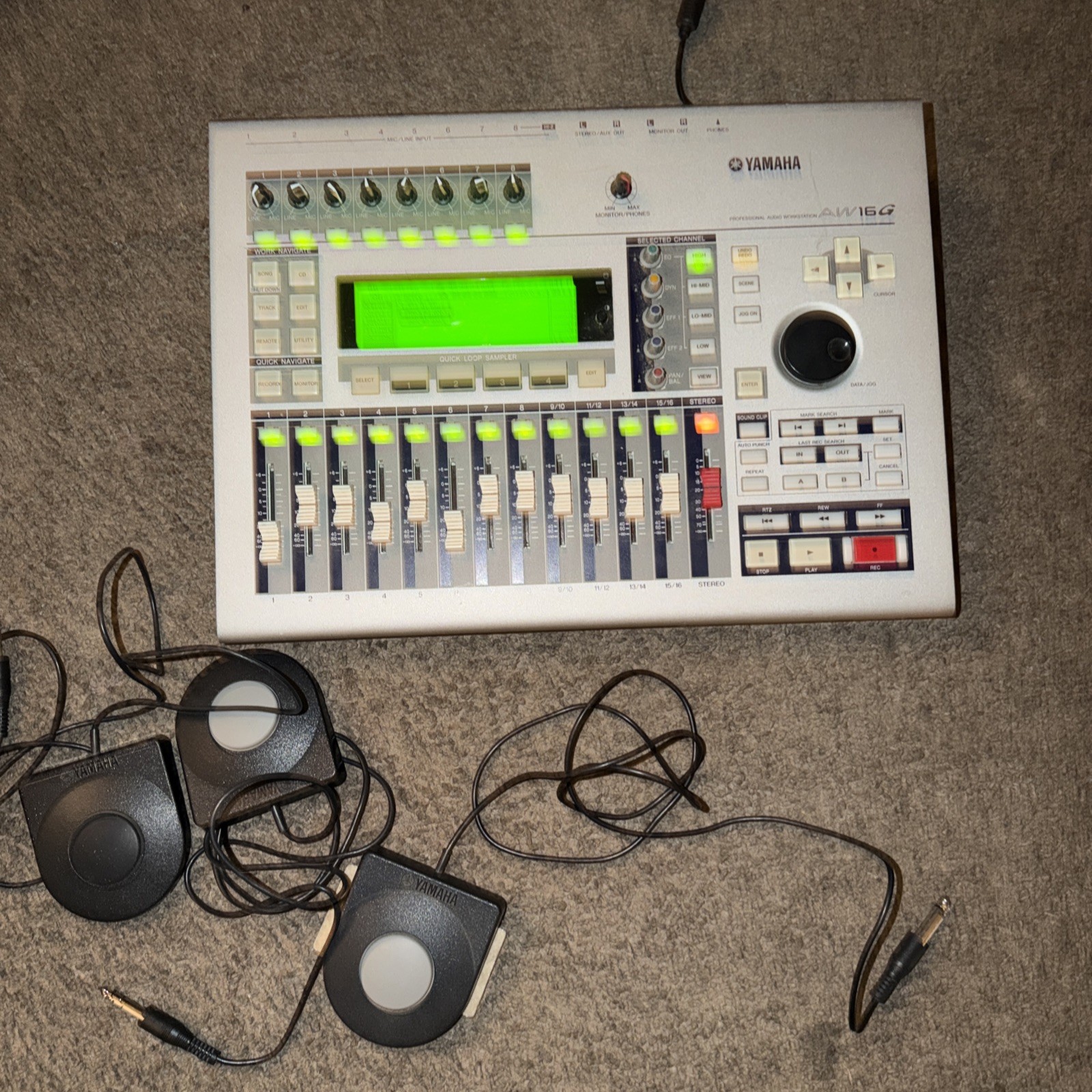Vintage Yamaha AW16G 16-Track Professional Analog/Digital Audio Workstation Vintage Yamaha AW16G 16-Track Professional Analog/Digital Audio Workstation