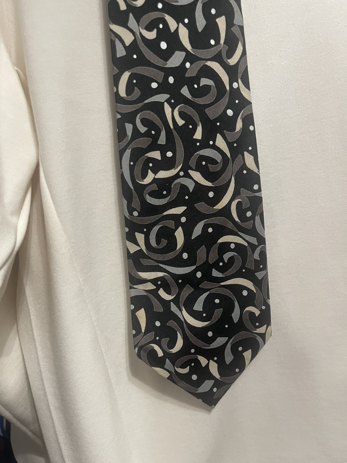 Mulberry Thai Silk Necktie Abstract confetti swirl pattern Vintage Mulberry Thai Silk Necktie Abstract confetti swirl pattern Vintage