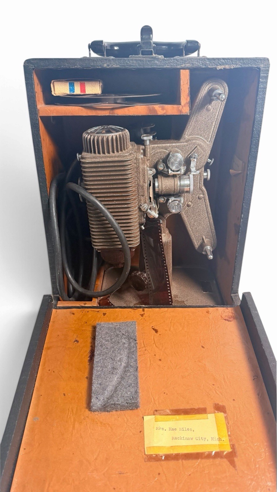 Vintage 1940s Revere 8mm Model 85 Film Movie Projector W/ Case & Cords