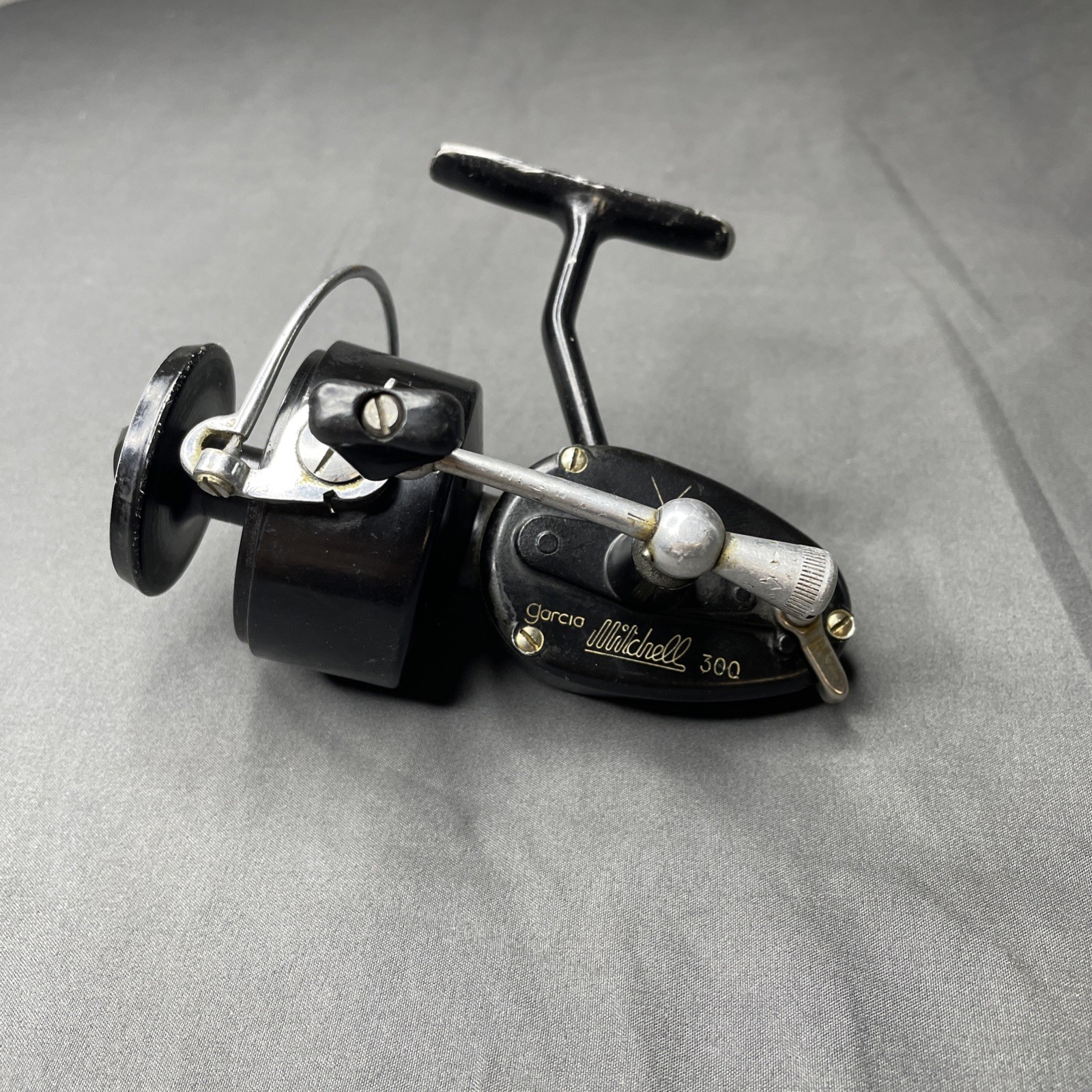 Vintage 1954 Garcia Mitchell 300 Spinning Reel 4th Version Made In France WORKS Vintage 1954 Garcia Mitchell 300 Spinning Reel 4th Version Made In France WORKS