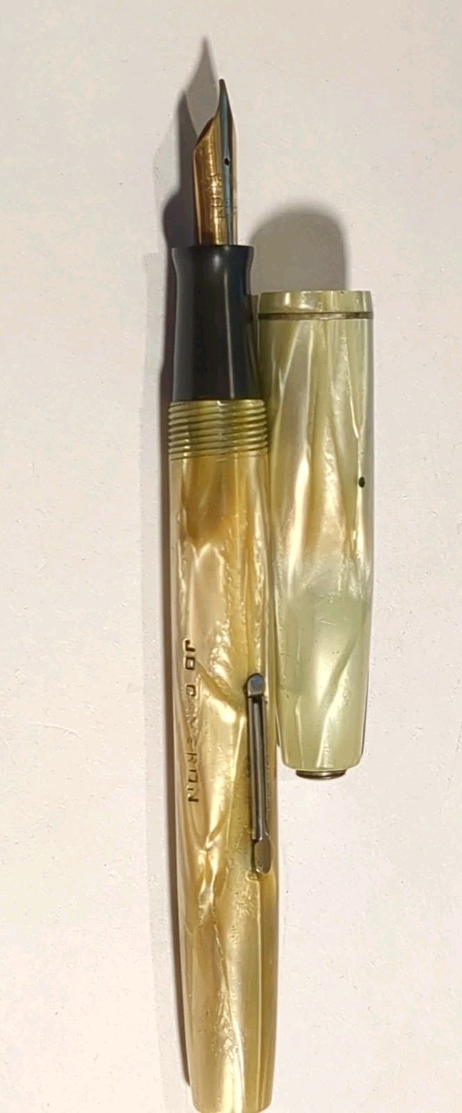 Vintage WATERMAN’S IDEAL Fountain Pen w/ 14K Gold Nib Vintage WATERMAN’S IDEAL Fountain Pen w/ 14K Gold Nib