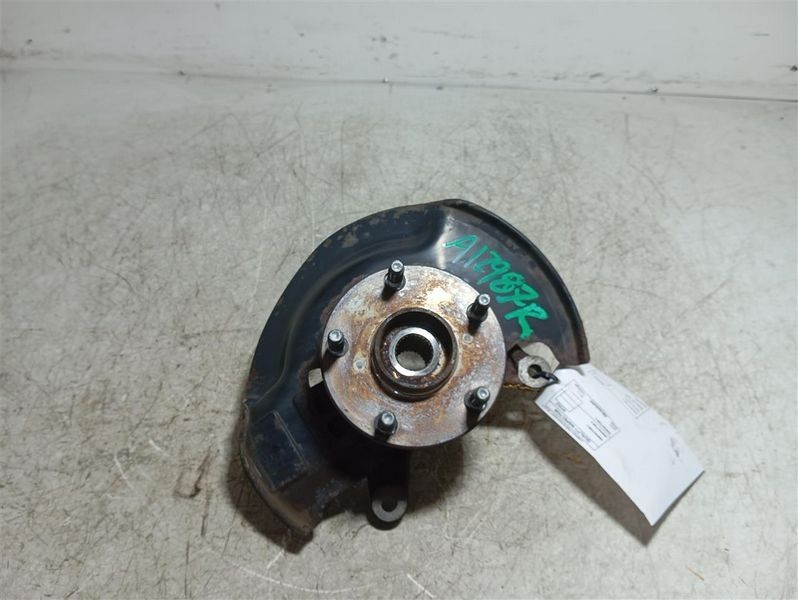 2001 2005 Toyota RAV4 Front Right Passenger Spindle Knuckle Assembly