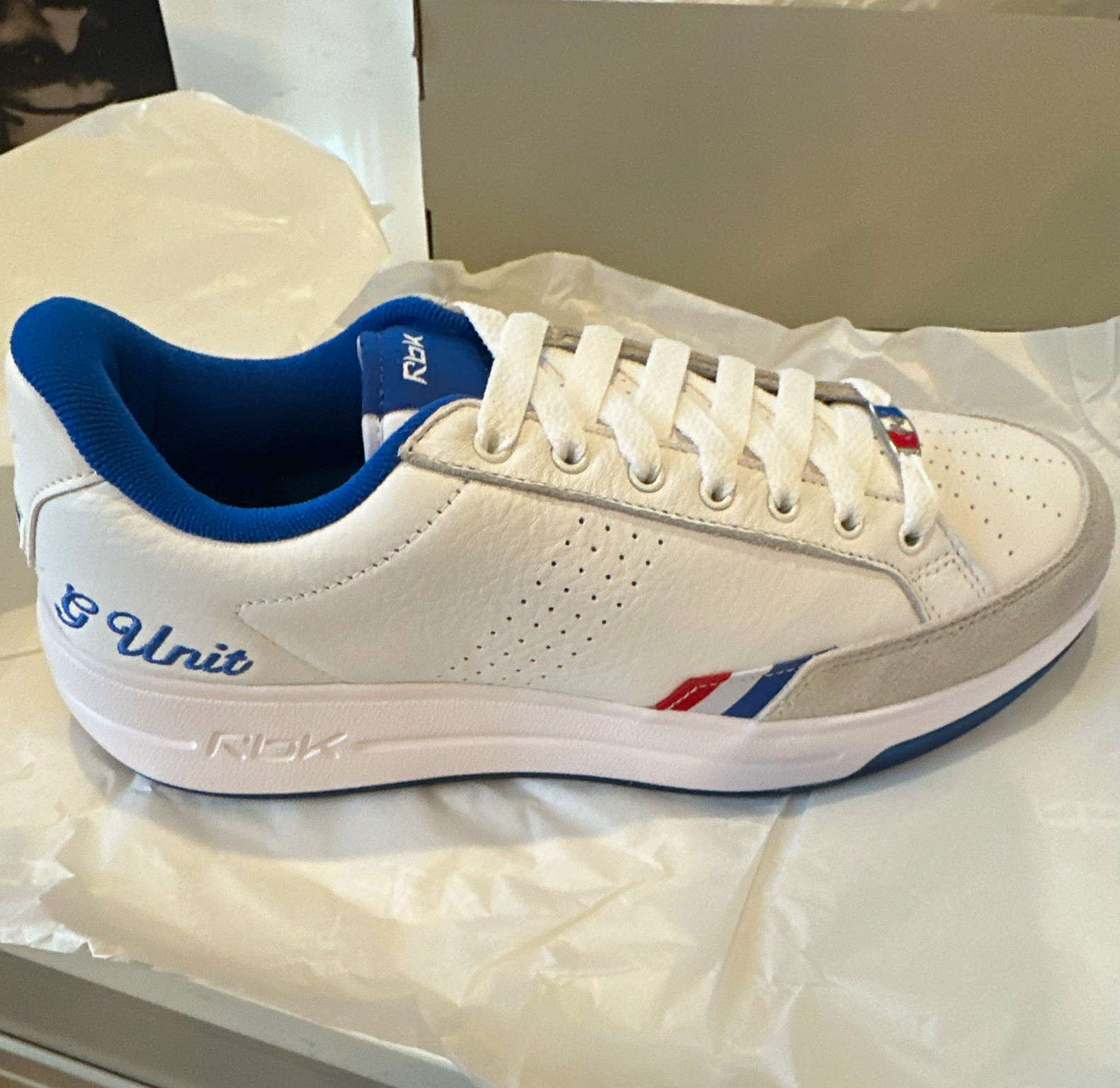 Reebok G-Unit G6 Men’s Low Top Lace-Up Tennis Sneakers White Blue Red 10.5 Reebok G-Unit G6 Men’s Low Top Lace-Up Tennis Sneakers White Blue Red 10.5