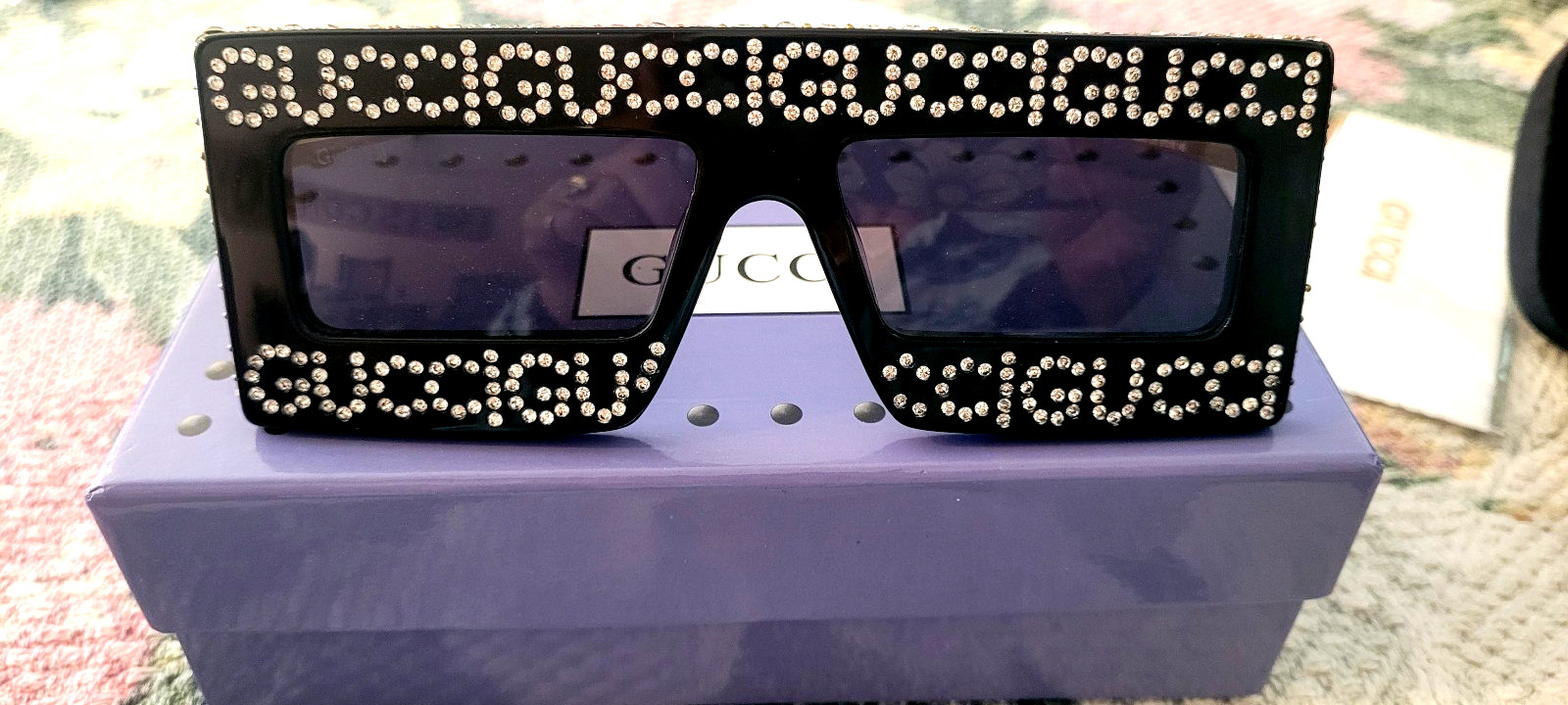 New w/box GUCCI Logo EYEWEAR black rhinestone studded square tinted sunglasses New w/box GUCCI Logo EYEWEAR black rhinestone studded square tinted sunglasses