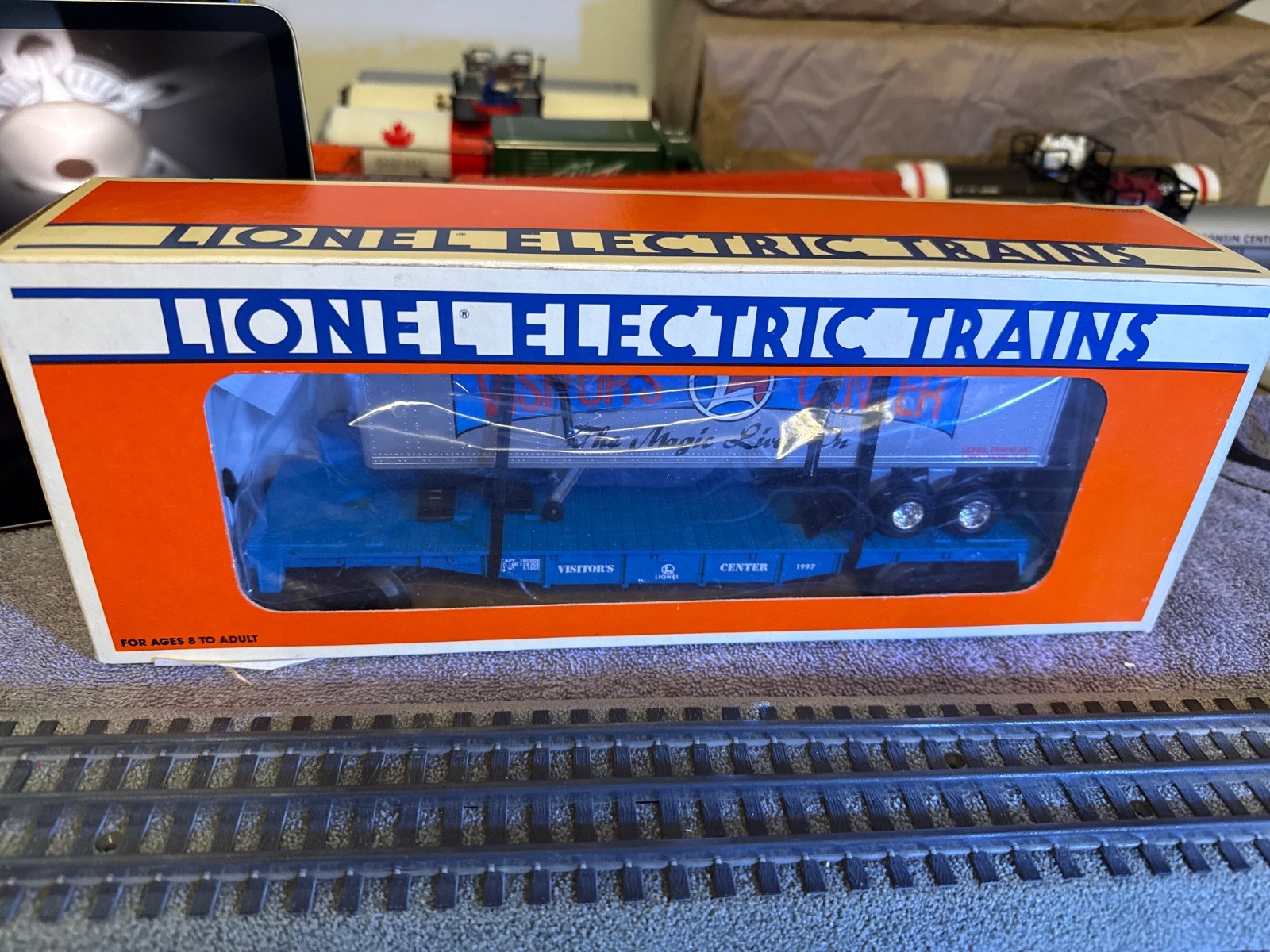 Lionel 6-19948 Visitor Central Flatcar with Trailer NIB Lionel 6-19948 Visitor Central Flatcar with Trailer NIB