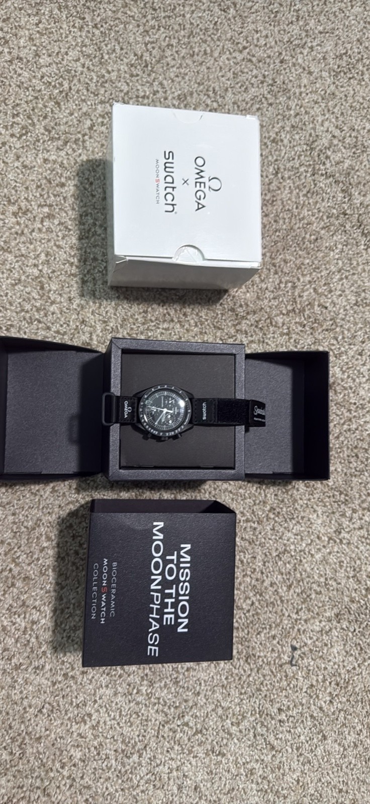 Omega x Swatch BLACK Snoopy Moonswatch Mission to the Moonphase New Moon 🌑