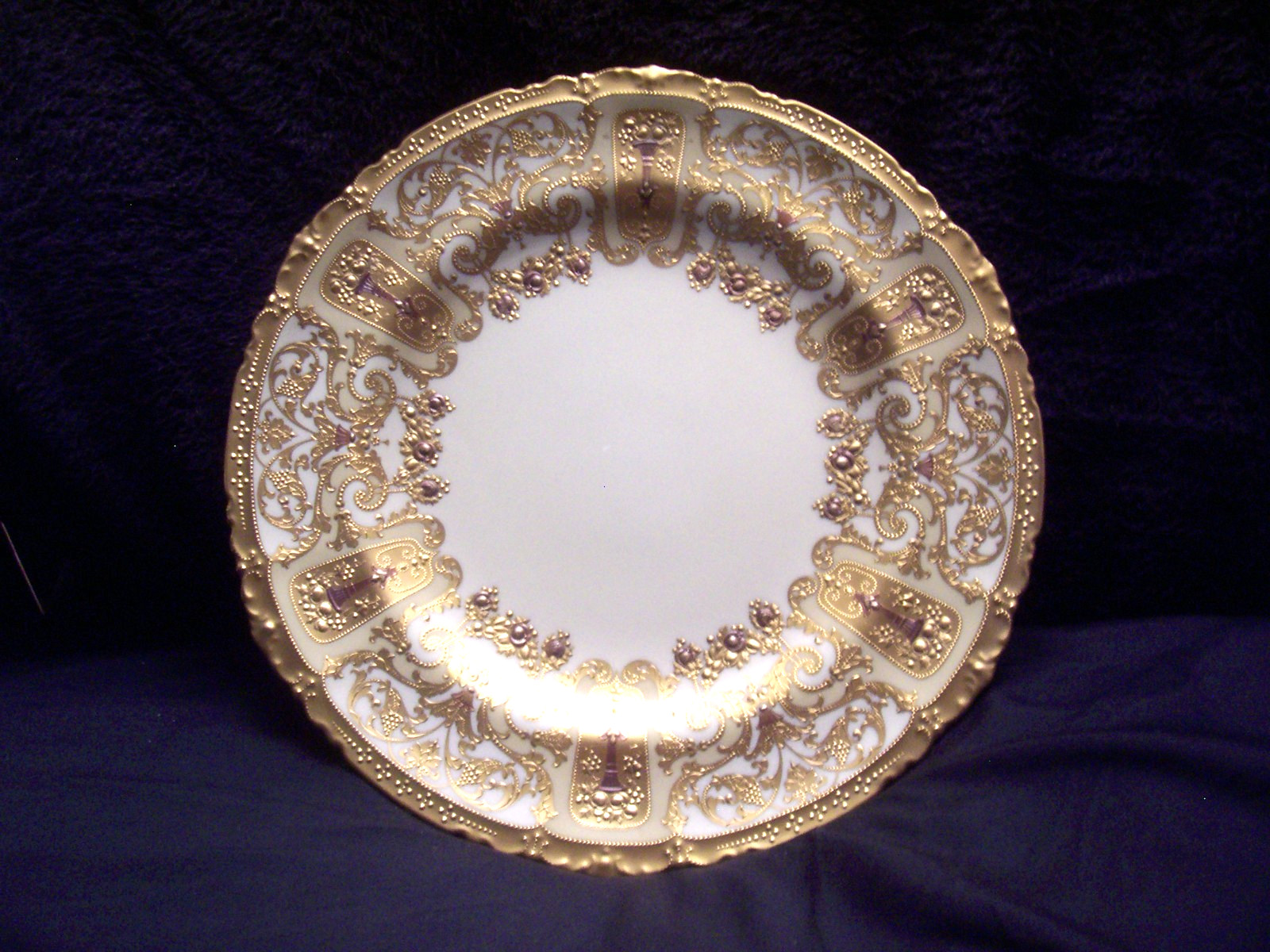 RARE ROYAL CROWN DERBY TIFFANY RAISED GOLD ROSE GOLD ENCRUSTED BEADED PLATE 10\ RARE ROYAL CROWN DERBY TIFFANY RAISED GOLD ROSE GOLD ENCRUSTED BEADED PLATE 10\