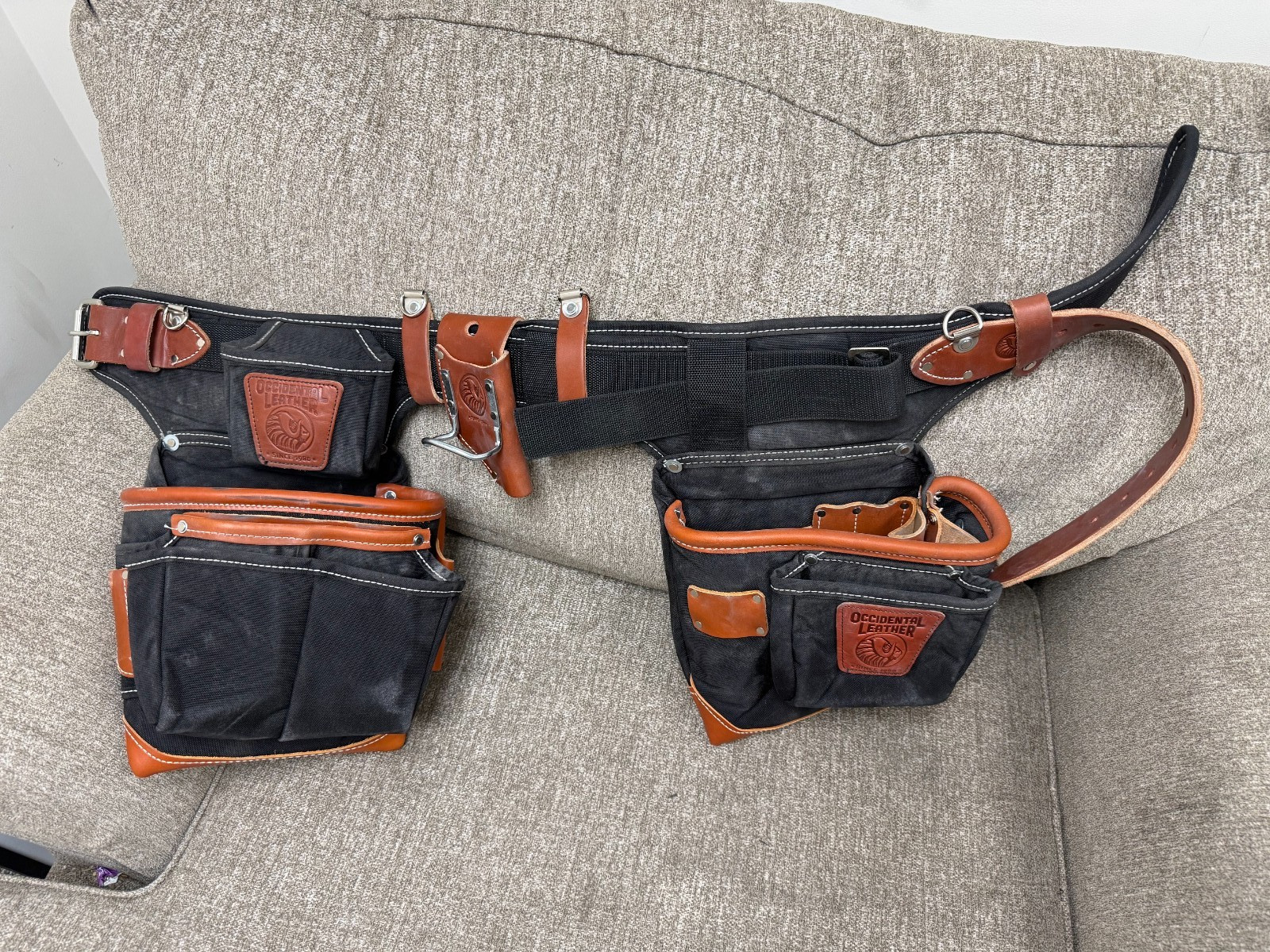 SLIGHTLY USED Occidental Leather 9850 Adjust-to-Fit FatLip Tool Bag Belt Set SLIGHTLY USED Occidental Leather 9850 Adjust-to-Fit FatLip Tool Bag Belt Set