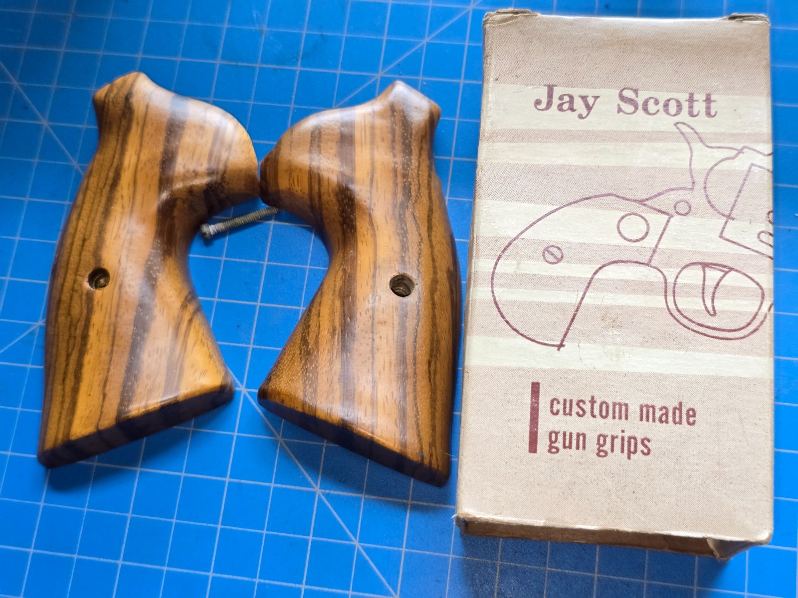 Jay Scott 320 Grip for Colt Trooper MKIII Zebra Wood Grip