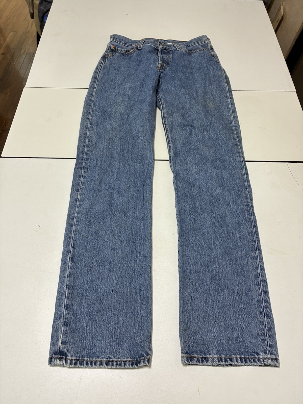Vintage Levi\'s 501 Jeans 30x34 Light Wash Straight Leg Button Fly Denim Hippie Vintage Levi\'s 501 Jeans 30x34 Light Wash Straight Leg Button Fly Denim Hippie