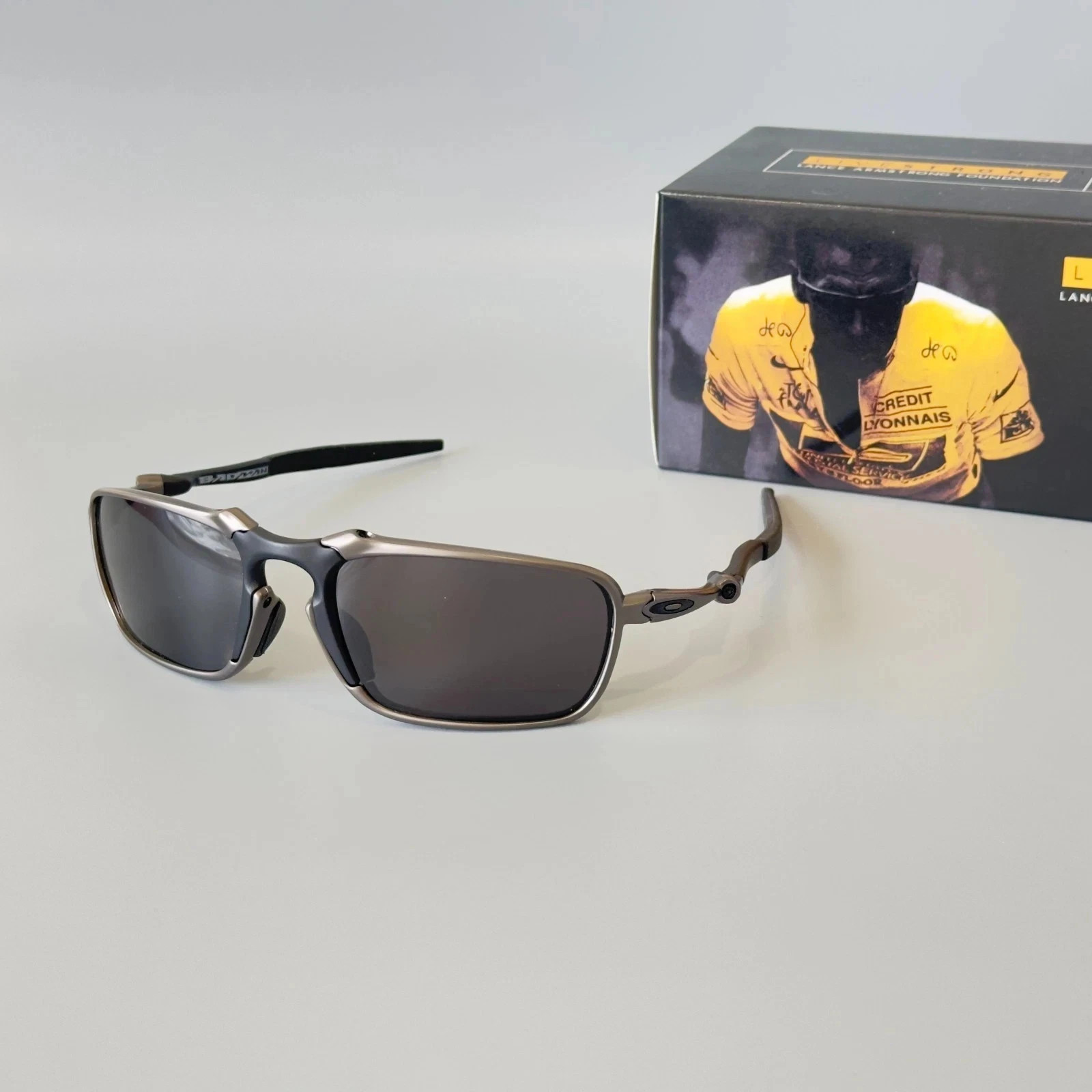 Oakley Badman OO6020 Sunglasses Gun Gray Frame Black Polarized Lens Oakley Badman OO6020 Sunglasses Gun Gray Frame Black Polarized Lens