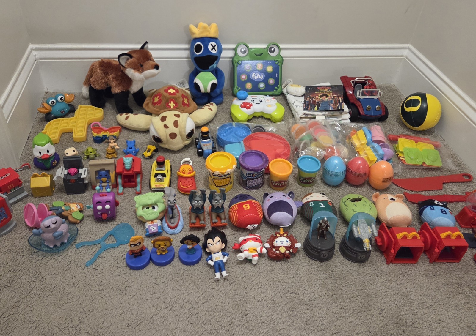 Huge Mixed Toy Lot Action Figures Fast Food Plushies Stuffed Animals Electronic Huge Mixed Toy Lot Action Figures Fast Food Plushies Stuffed Animals Electronic