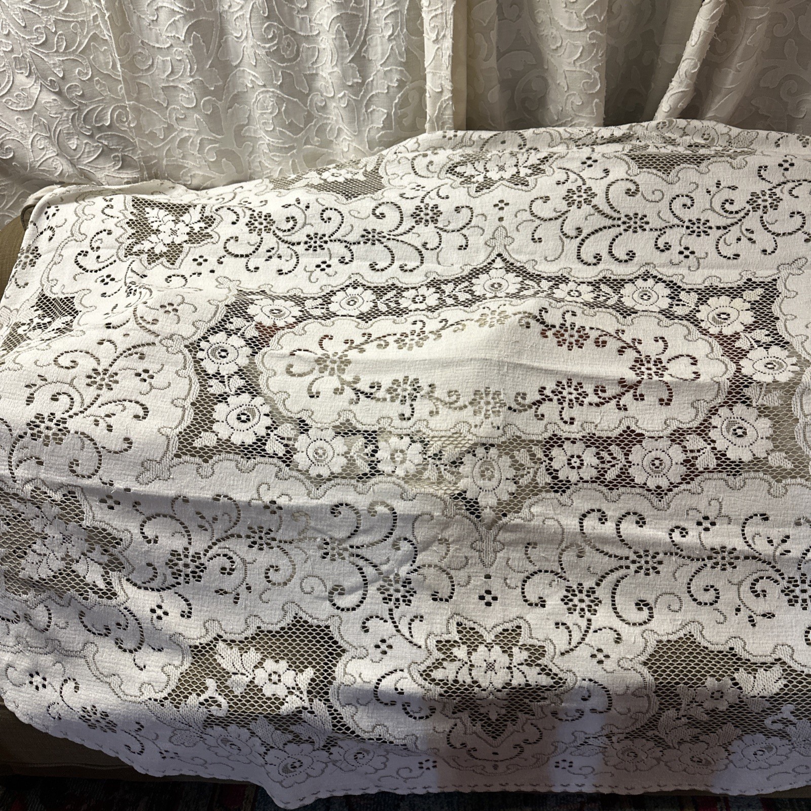 Vtg Antique Quaker Lace Floral -Pristine-Oval- Tablecloth 57”Wx80”L Vtg Antique Quaker Lace Floral -Pristine-Oval- Tablecloth 57”Wx80”L