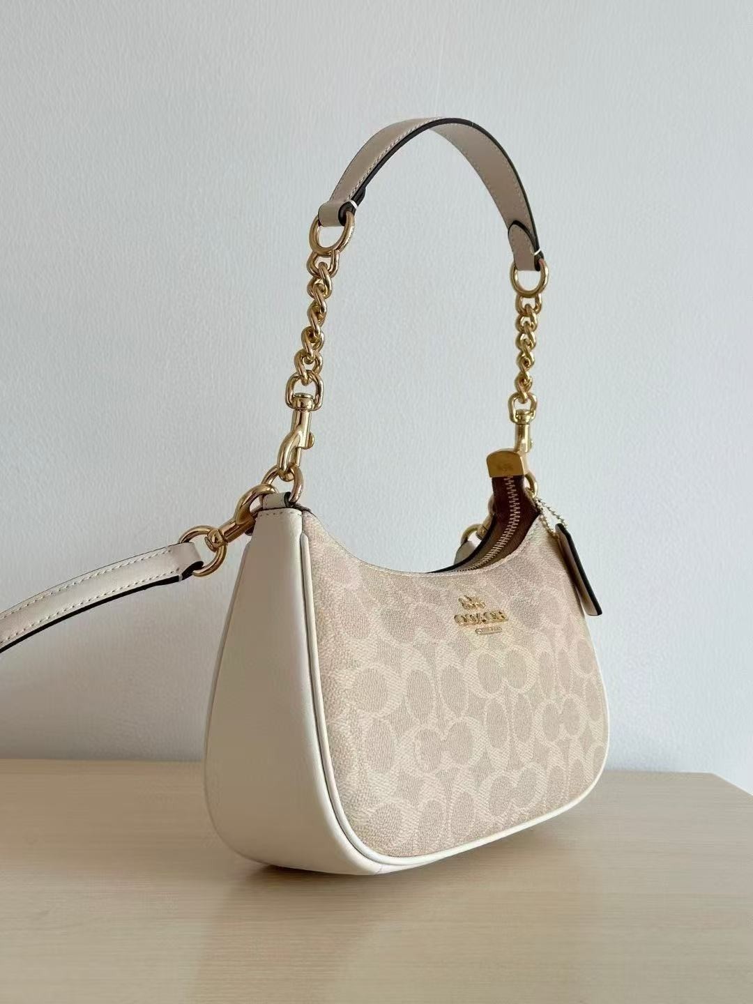 Coach NWT Teri Shoulder Bag In Signature Canvas CV933 Gold/Sand/Chalk Coach NWT Teri Shoulder Bag In Signature Canvas CV933 Gold/Sand/Chalk