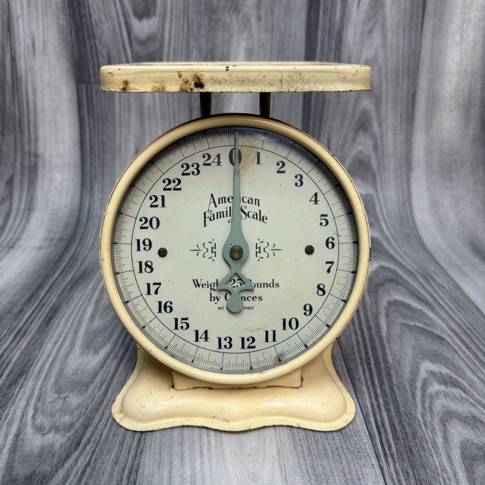Vintage American Family Scale 25LBS Used Old School Off White Vintage American Family Scale 25LBS Used Old School Off White