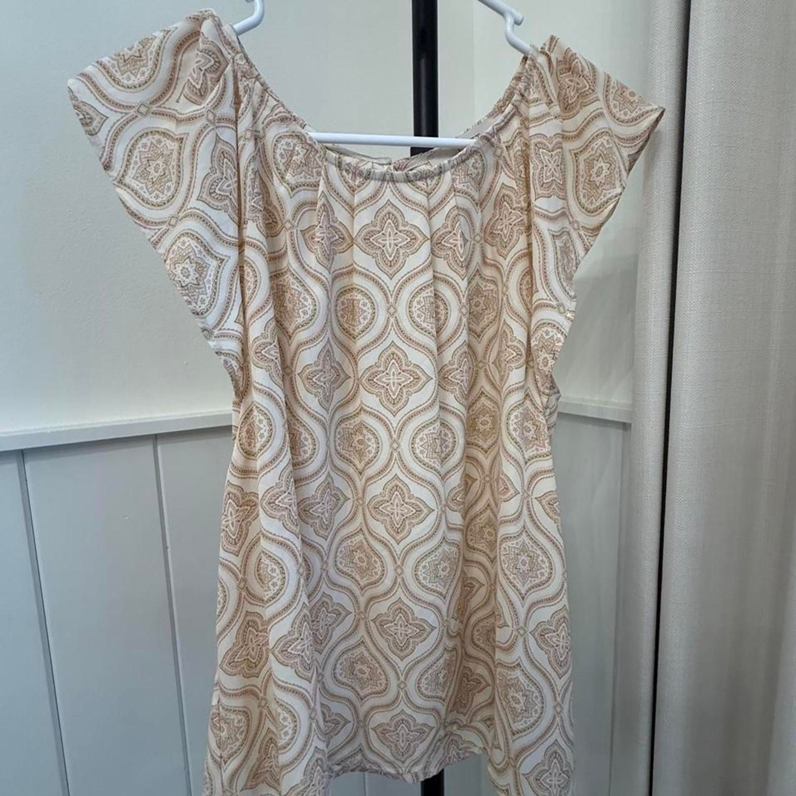 Loft Women\'s Cream and Tan Blouse Loft Women\'s Cream and Tan Blouse