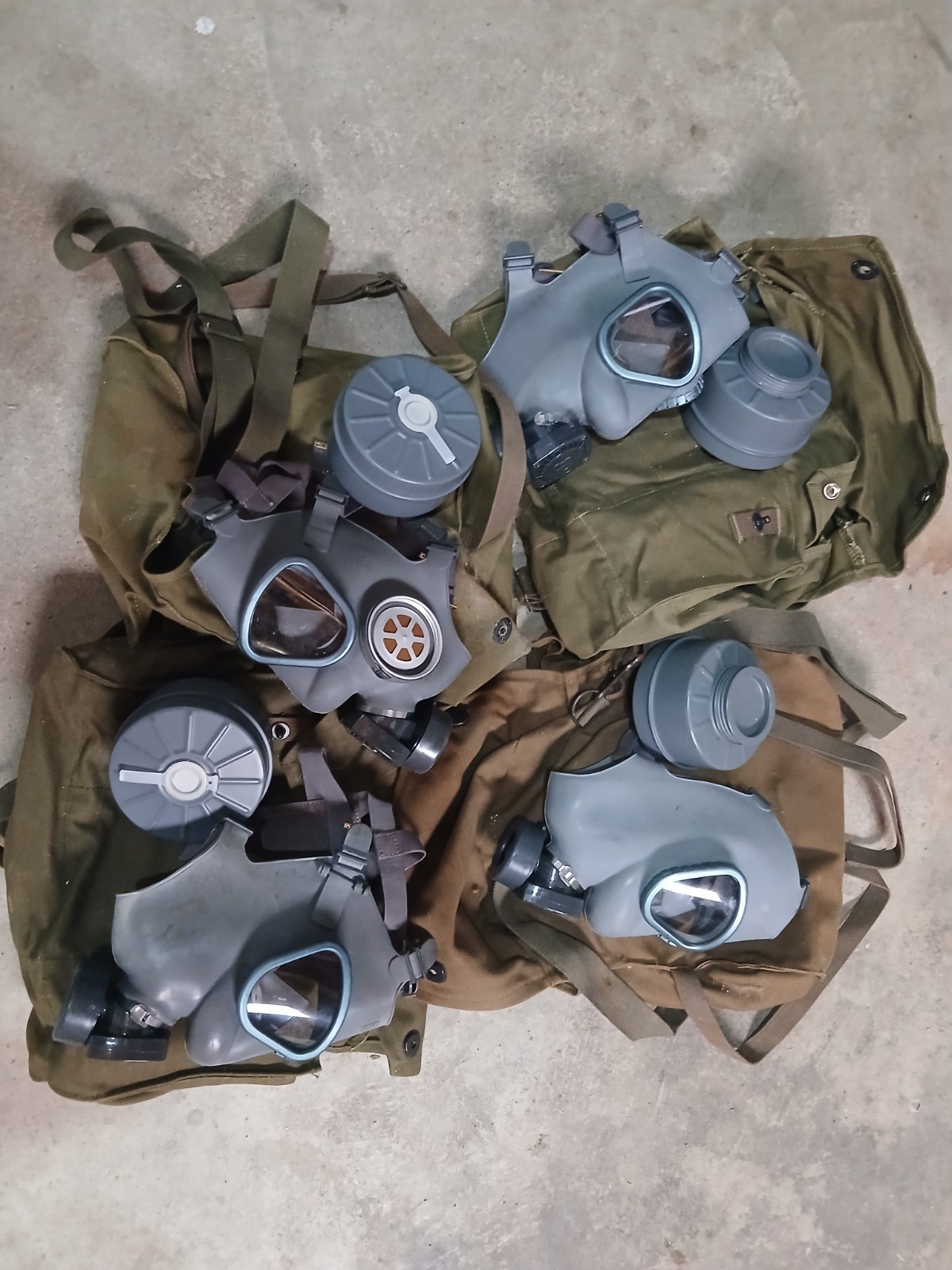 Vintage Military GAS MASK FULL FACE RESPIRATOR Suod 61T KRH ASC 12x30