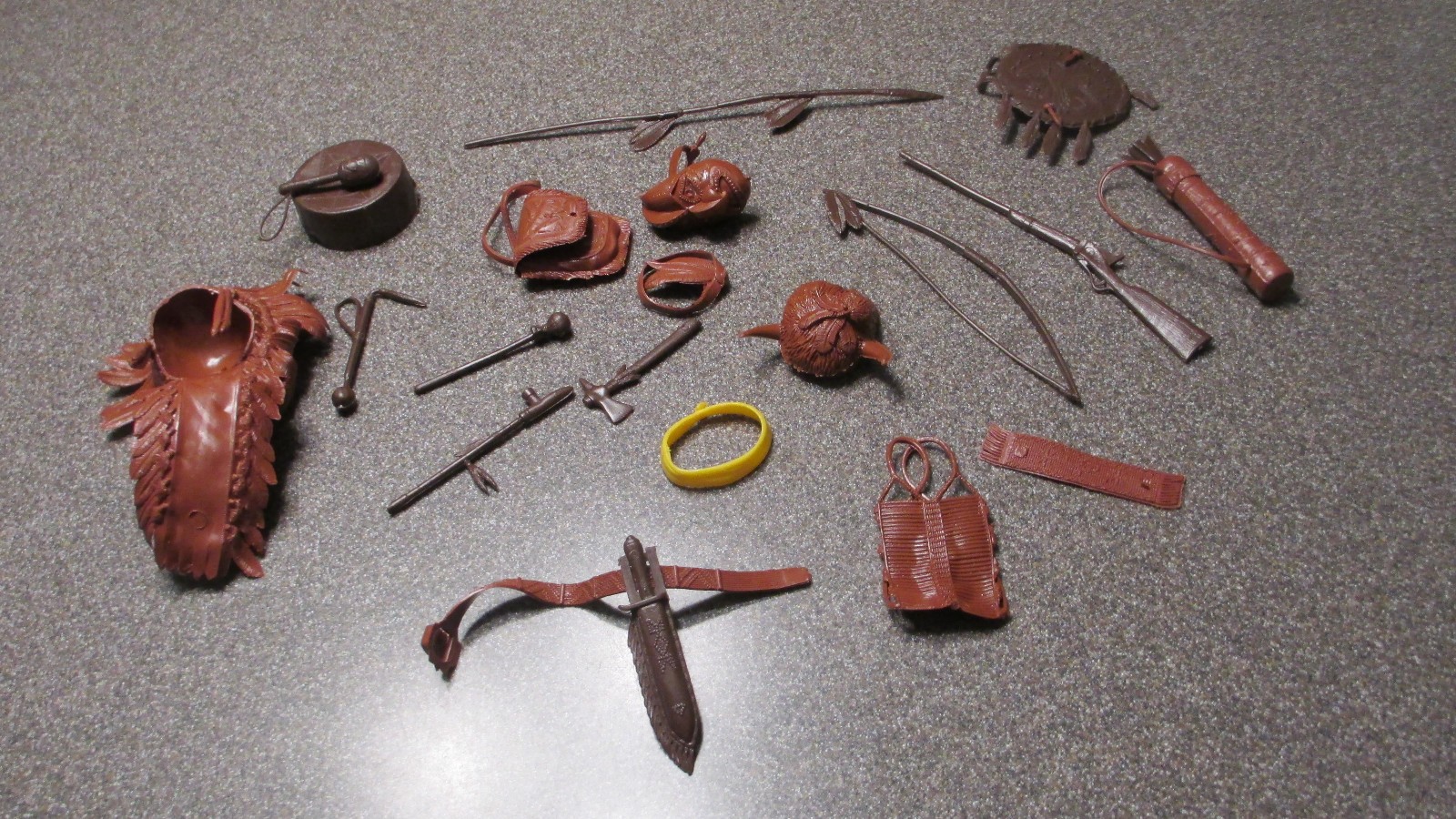 VTG MARX BEST OF THE WEST JOHNNY WEST GERONIMO, CHIEF CHEROKEE ACCESSORIES VTG MARX BEST OF THE WEST JOHNNY WEST GERONIMO, CHIEF CHEROKEE ACCESSORIES