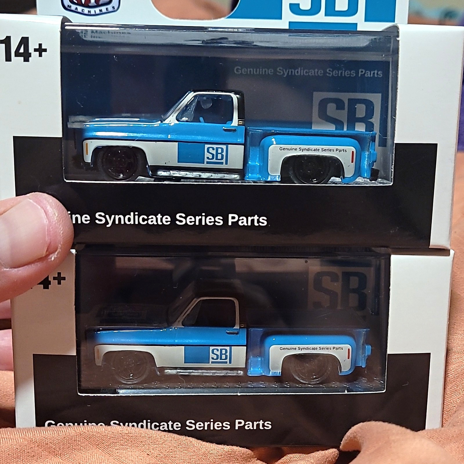 M2 Machines 2 OF 750 CHASES Chevrolet Cheyenne 10 Stepside Squarebody Blue/White M2 Machines 2 OF 750 CHASES Chevrolet Cheyenne 10 Stepside Squarebody Blue/White