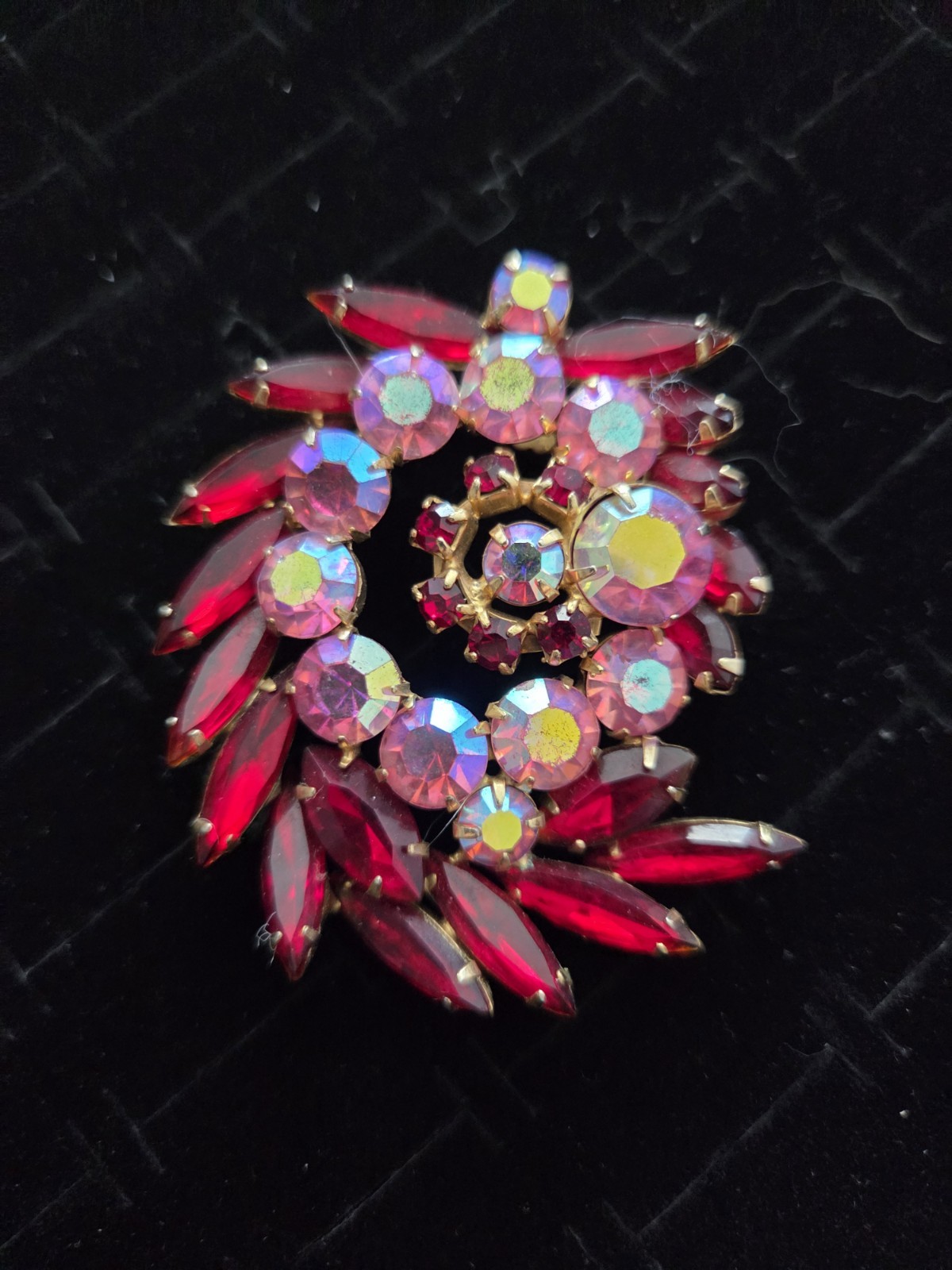 Vintage Large Red AB Rhinestone Brooch Unsigned 2.75\ Vintage Large Red AB Rhinestone Brooch Unsigned 2.75\