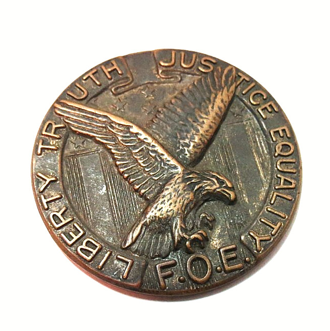VINTAGE 1941 FRATERNAL ORDER EAGLE F.O.E. BRONZE EAGLE MEDAL 32MM VINTAGE 1941 FRATERNAL ORDER EAGLE F.O.E. BRONZE EAGLE MEDAL 32MM