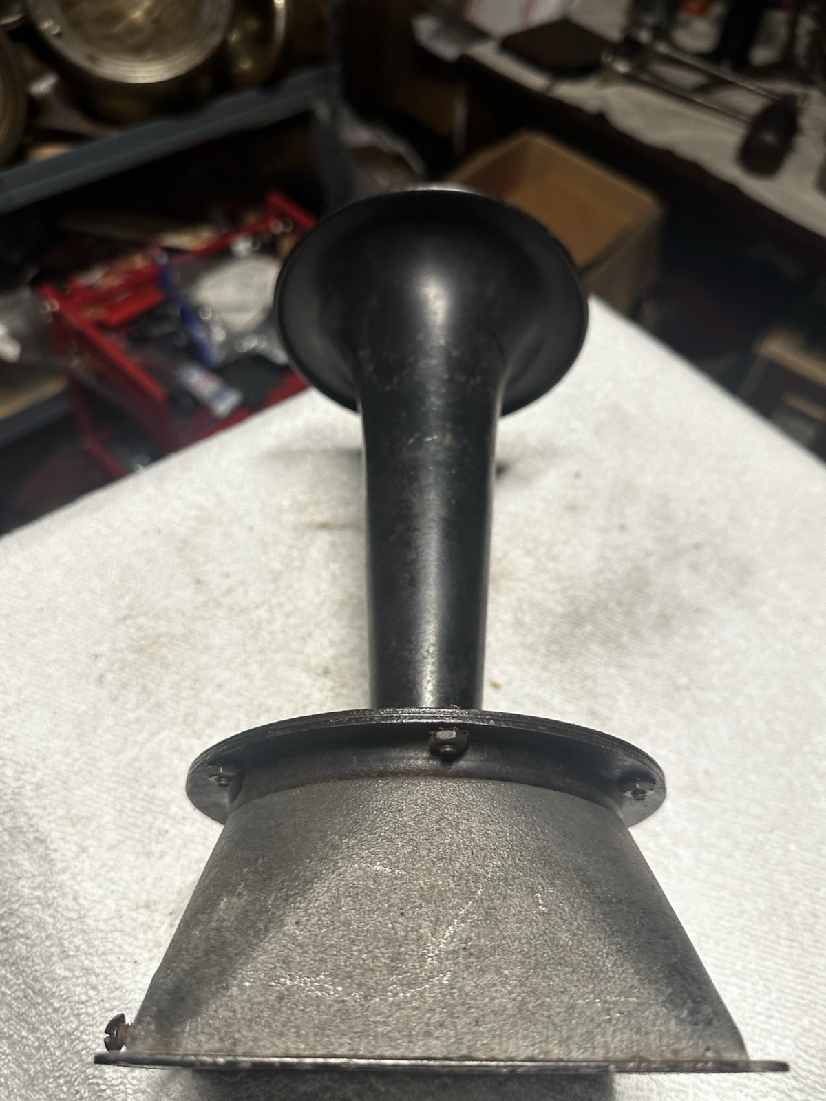 Edward Adapta Vintage Car Horn 12V Time Era: 1940-1960 Edward Adapta Vintage Car Horn 12V Time Era: 1940-1960