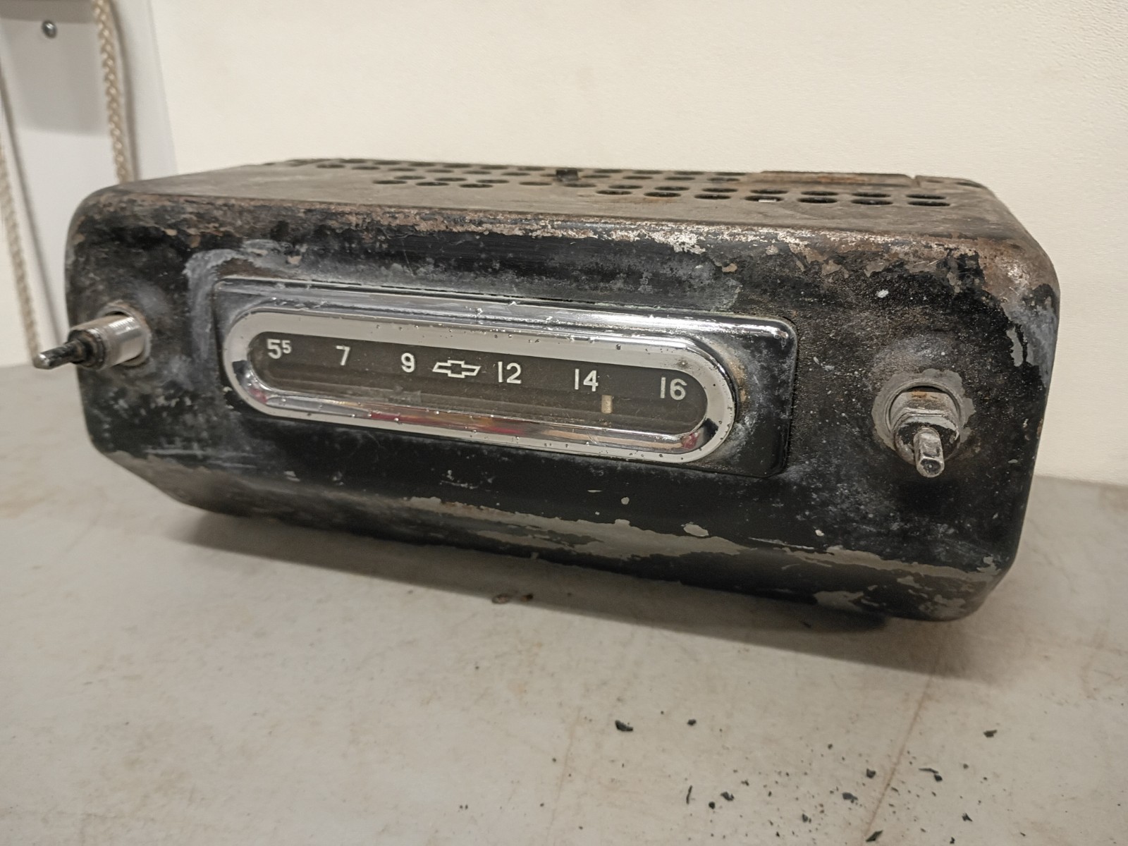 OEM 1955 1956 1957 1958 1959 Chevy Chevrolet Truck Apache Radio 12 Volt OEM 1955 1956 1957 1958 1959 Chevy Chevrolet Truck Apache Radio 12 Volt