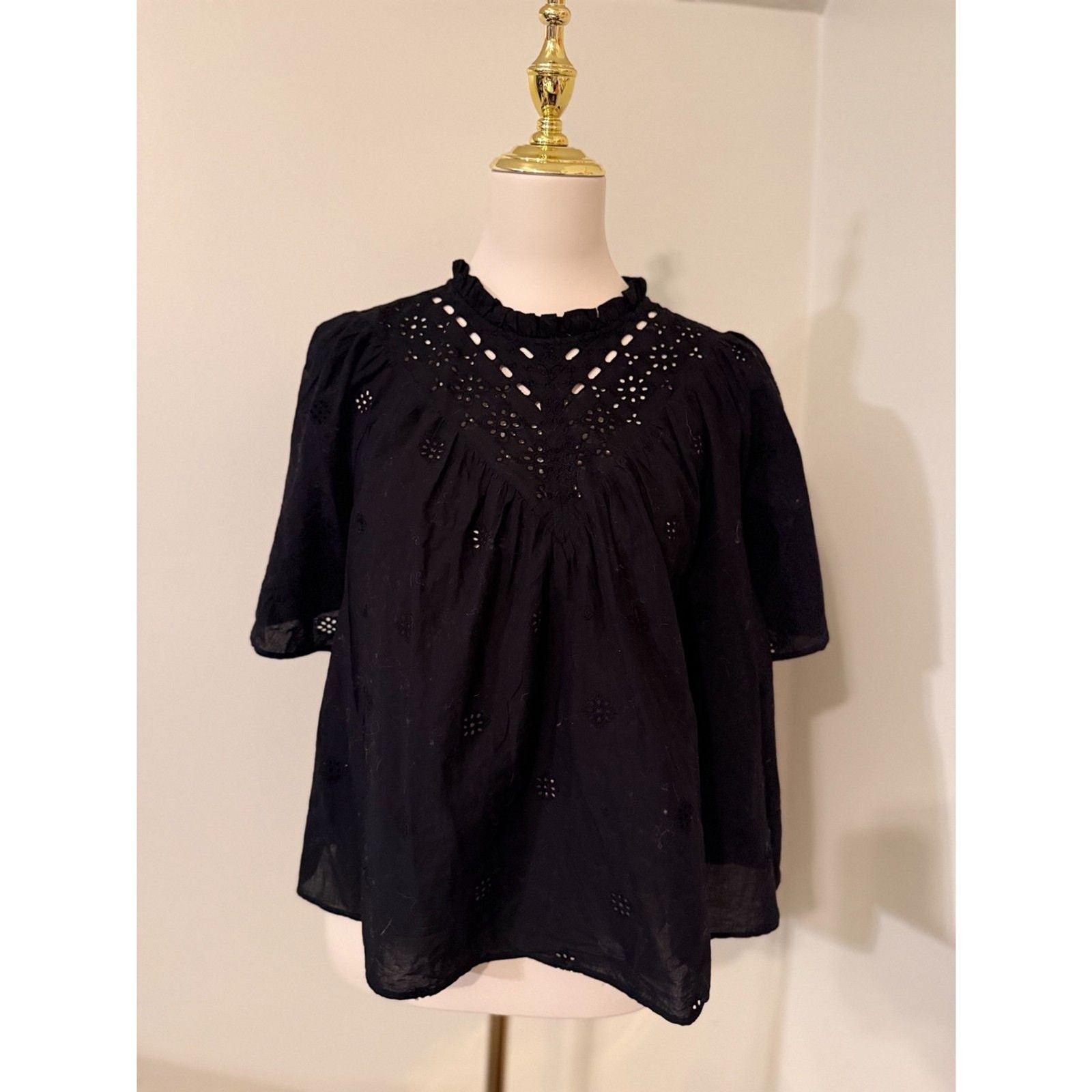 NWT LOFT Black Eyelet Embroidered Ruffle Neck Puff Sleeve Blouse Top M
